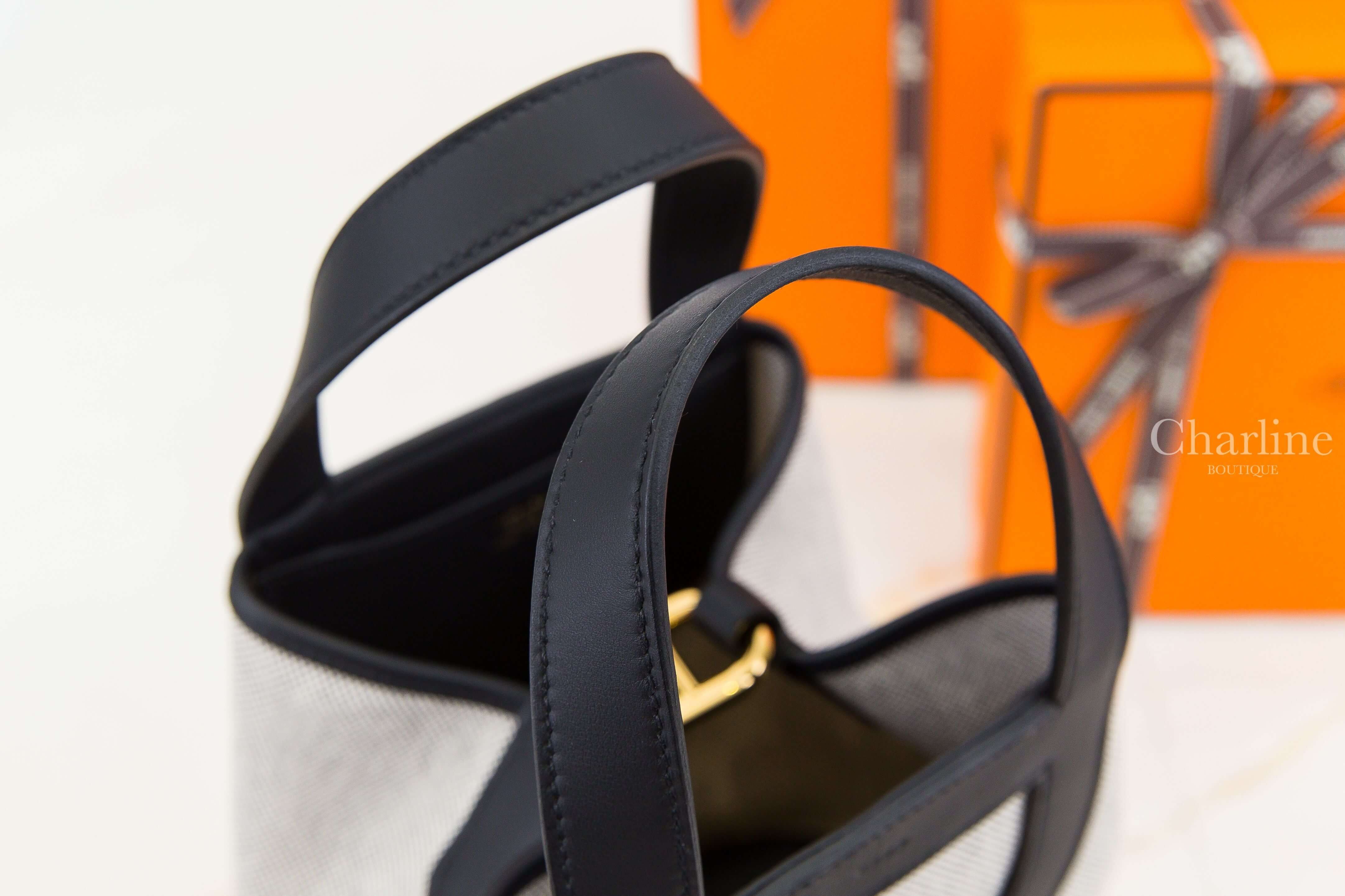 Hermès In The Loop 18cm H Canvas / Swift Calfskin 米灰色帆布拼黑色皮革金釦小型提把水桶包