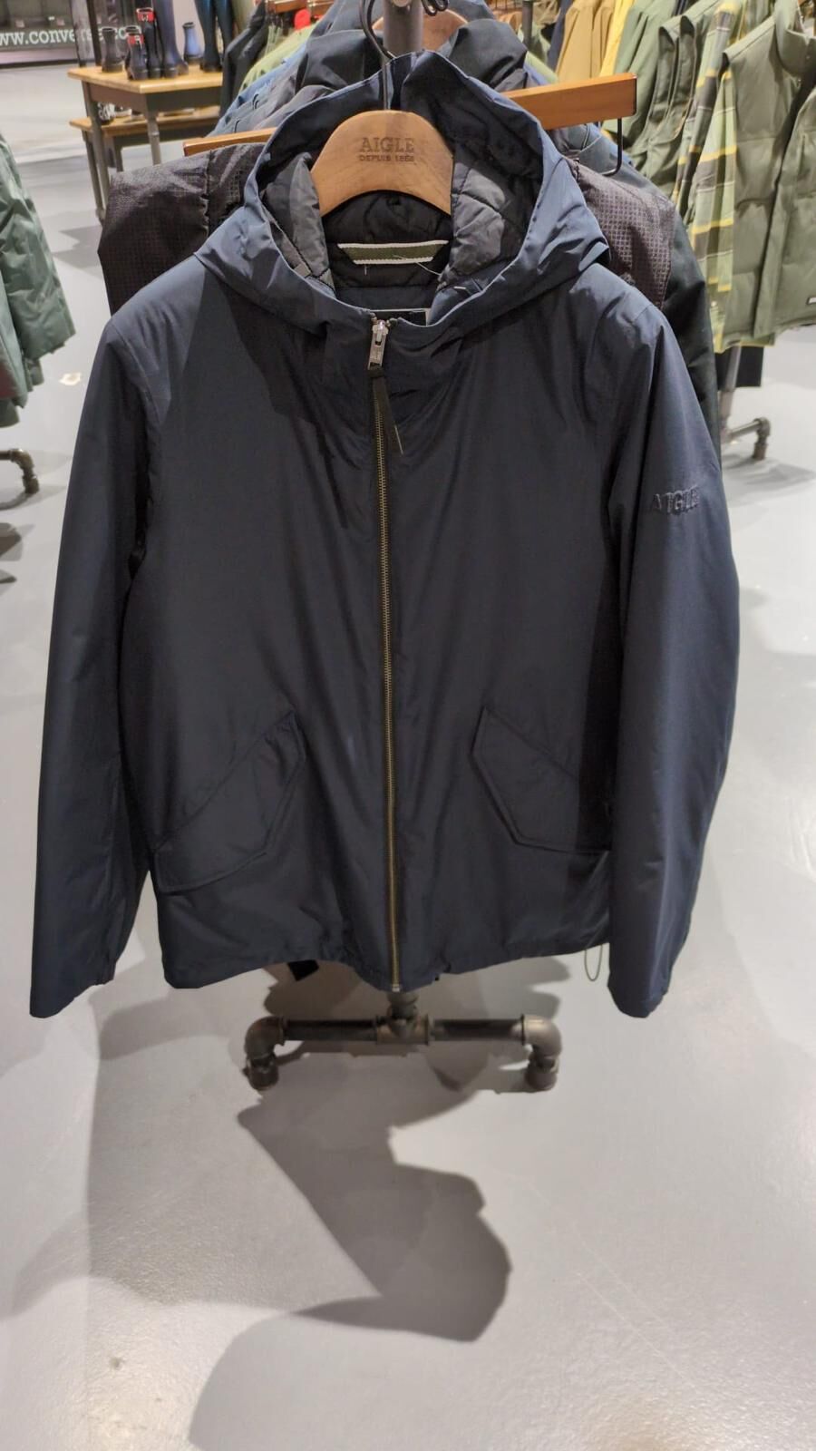 LYS02659 Aigle 男裝MTD防泼水防風連帽外套 -黑色/深藍色