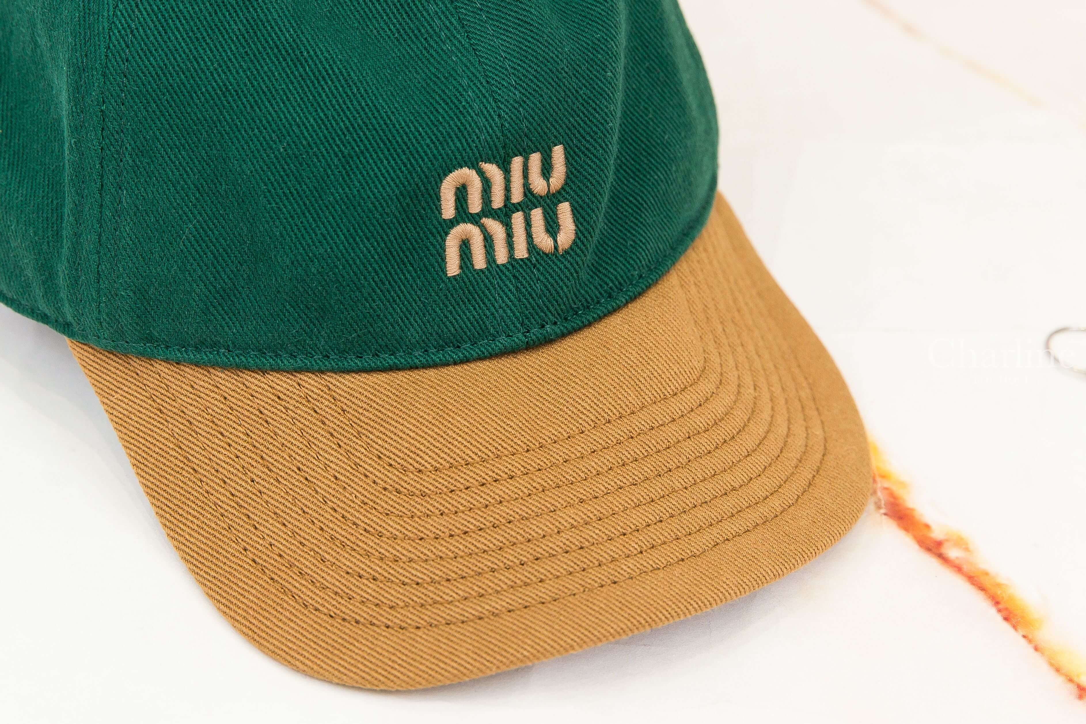 Miu Miu Drill Baseball Cap 撞球綠/軟木色刺繡字母拼色帽簷棉質棒球帽