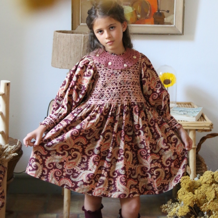 BONJOUR DIARY 復古印花褶皺鉤針編織領洋裝(編織領可拆) Handsmock dress with collar - Burgundy cashmere print