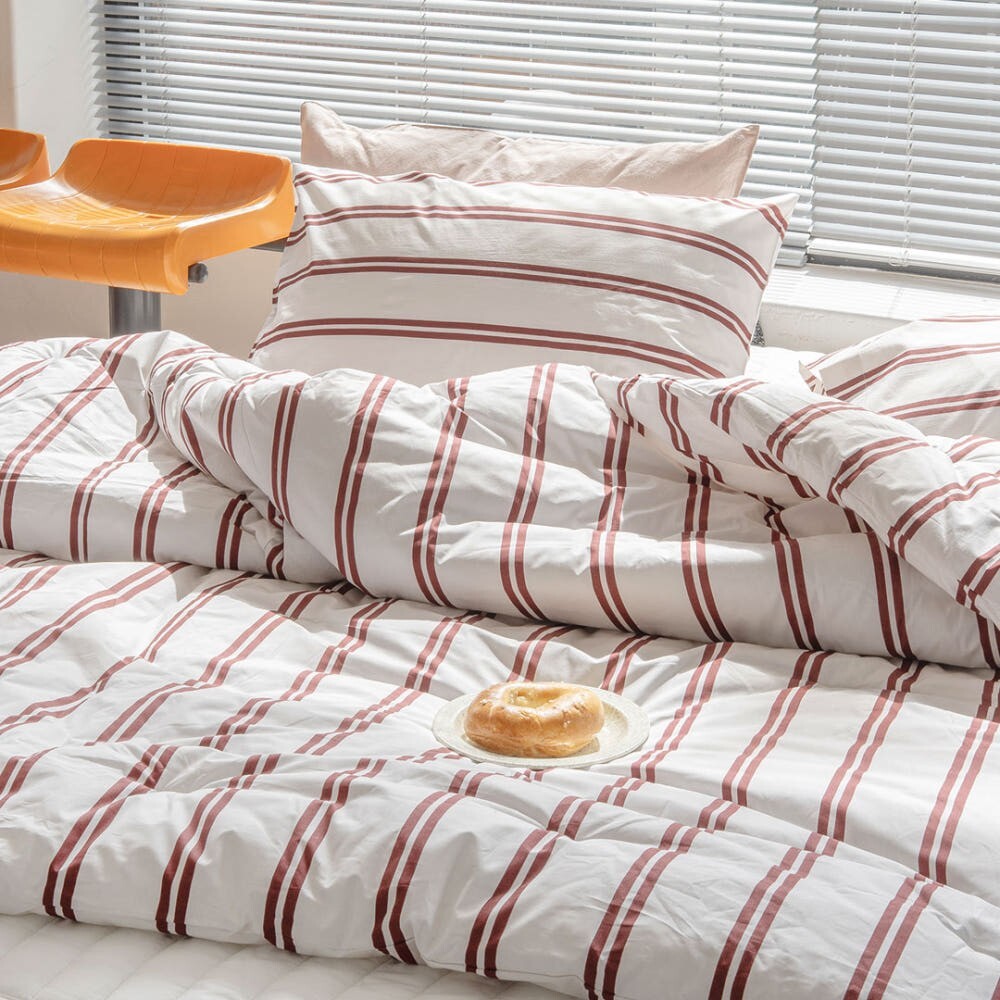 Hobby Pass High-Density 60-Thread Cotton All-Season Quilted Comforter & Bed Pad Set