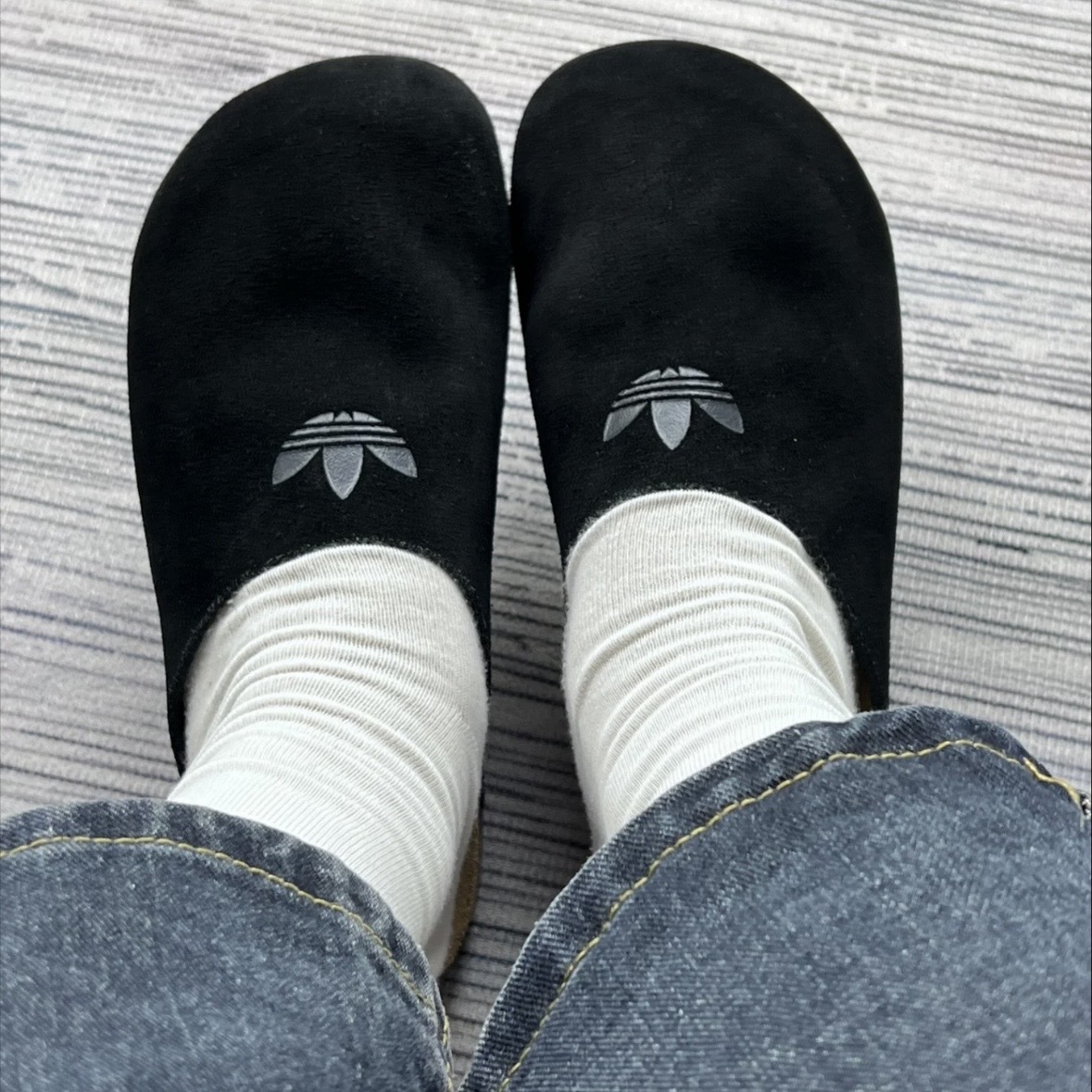 ADIDAS ADIMULE 全黑  麂皮 穆勒鞋 懶人鞋 勃肯鞋 日常休閒 JQ4367