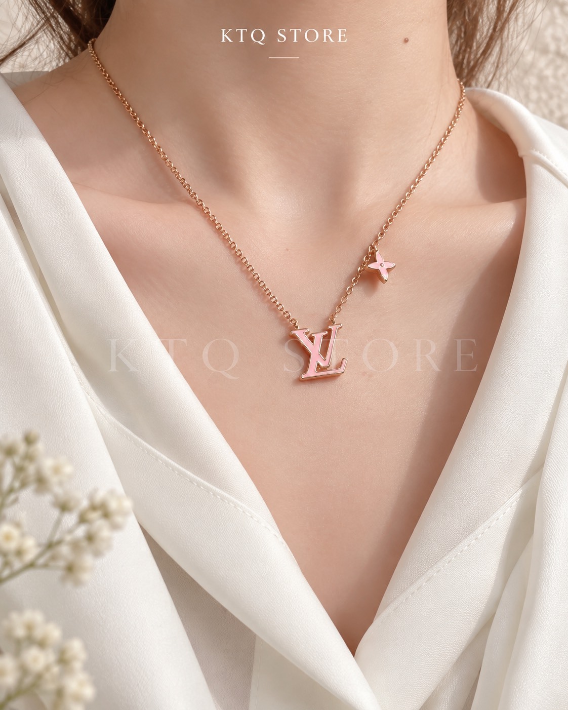 KTQ STORE ‧ LOUIS VUITTON LV Iconic 花卉可調節琺瑯黃銅項鍊 女款 粉色 M01215