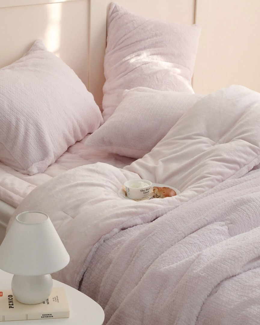 Bunny 10mm Mink-Touch Long-Pile Microfiber Winter Quilted Comforter & Pillowcase Set