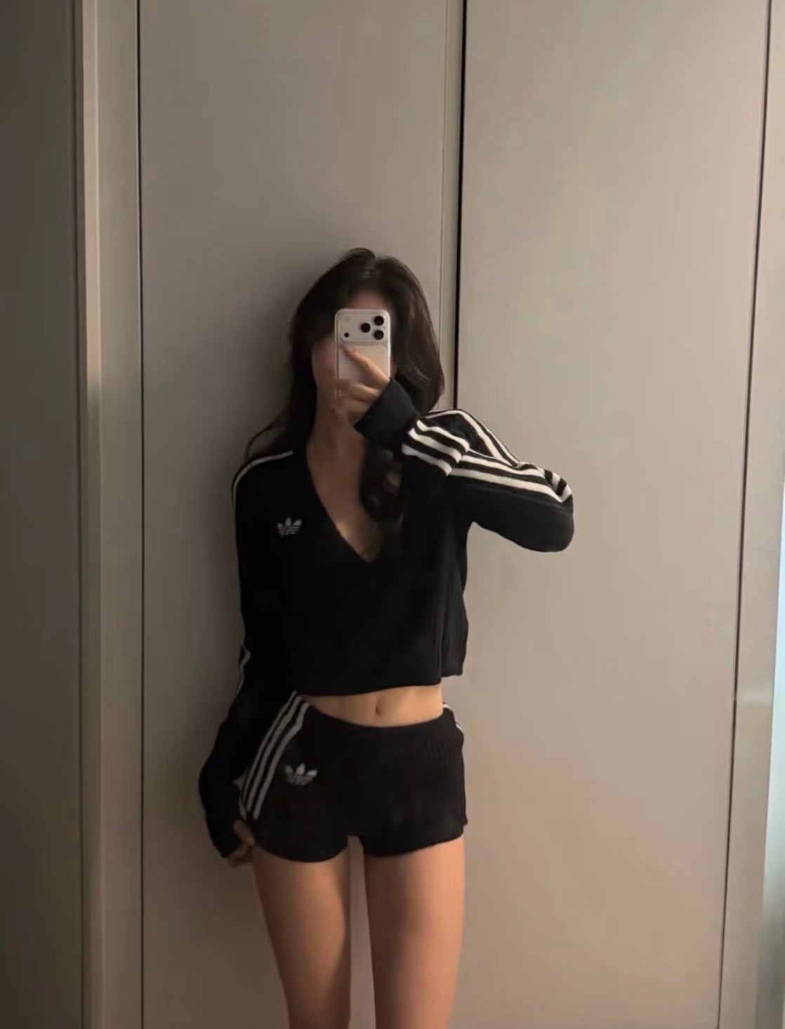 <最漂亮的聯名🫧> JENNIE x adidas Originals 針織V領開襟衫