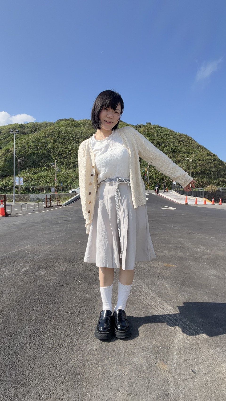 Wooden button knitted cardigan