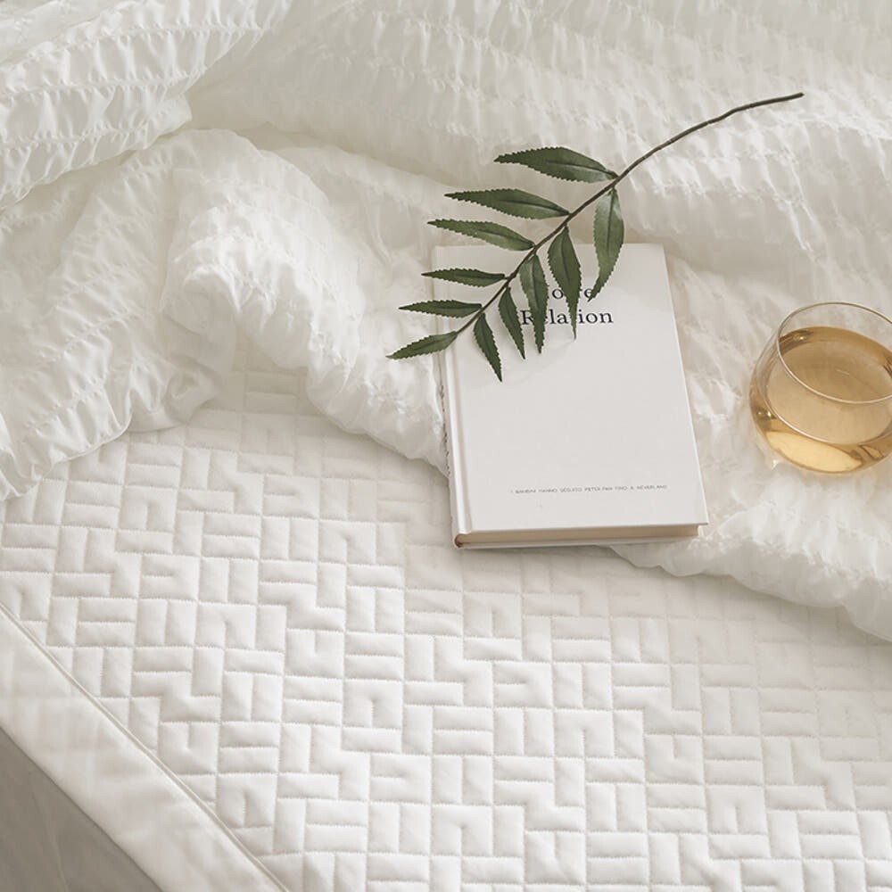 DURARON Seersucker Reversible Summer Comforter