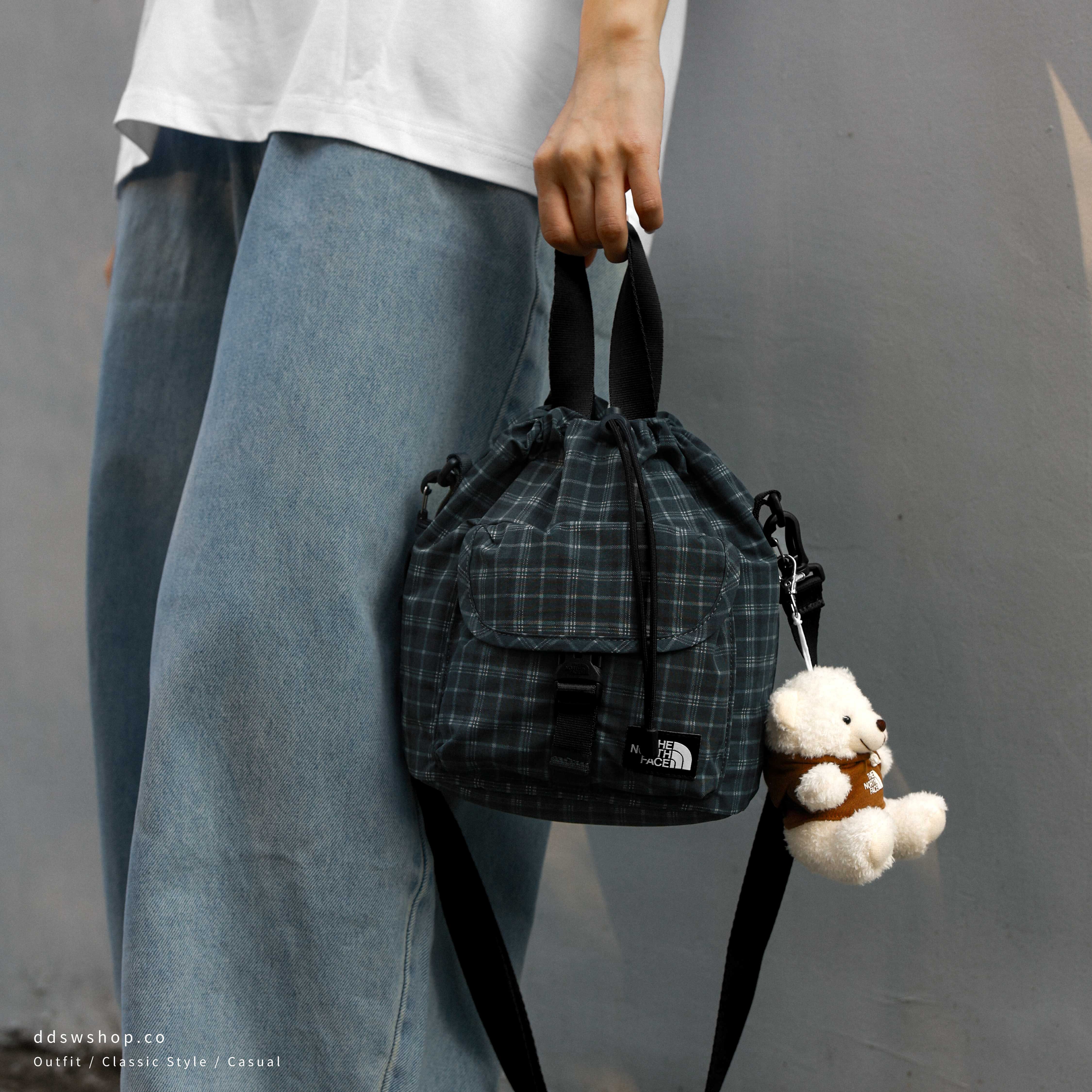 THE NORTH FACE BREEZE BUCKET BAG 斜背水桶包