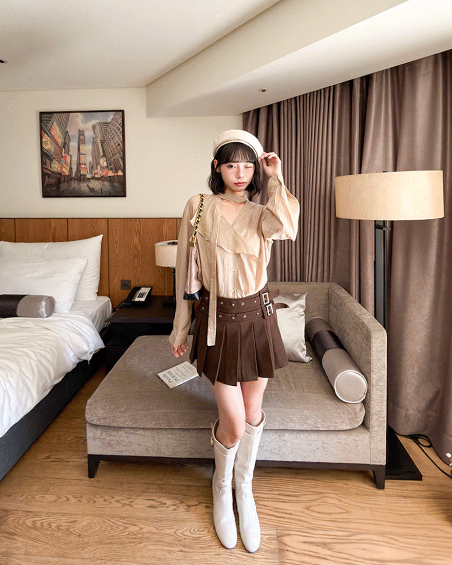 LINA LINA優雅漫語荷葉排釦綁帶條紋上衣-唯美卡其