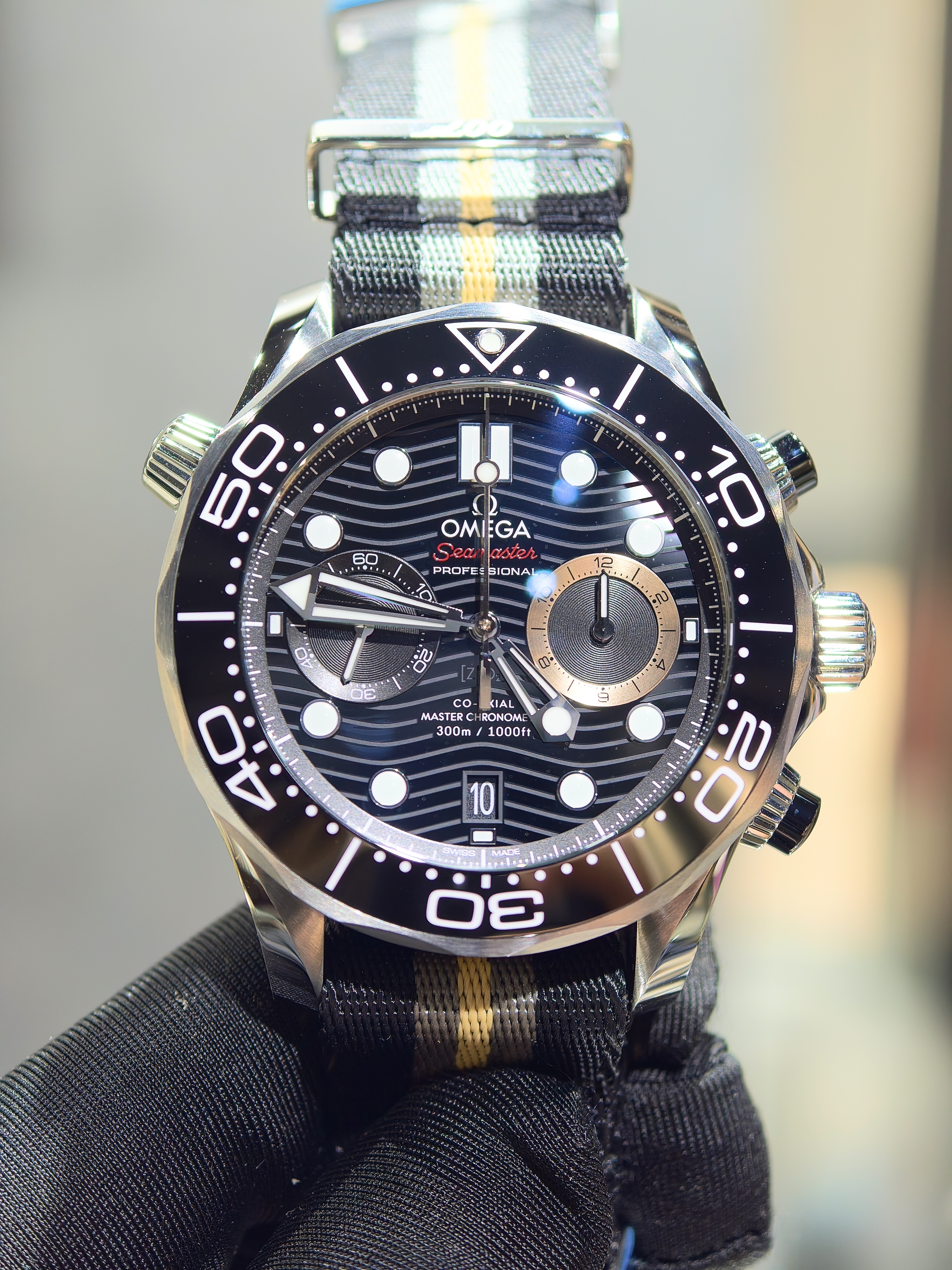 BRAND NEW OMEGA SEAMASTER DIVER 300M  210.32.44.51.01.002  James Bond 007 First Light Special Edition NATO strap 44 MM 21032445101002