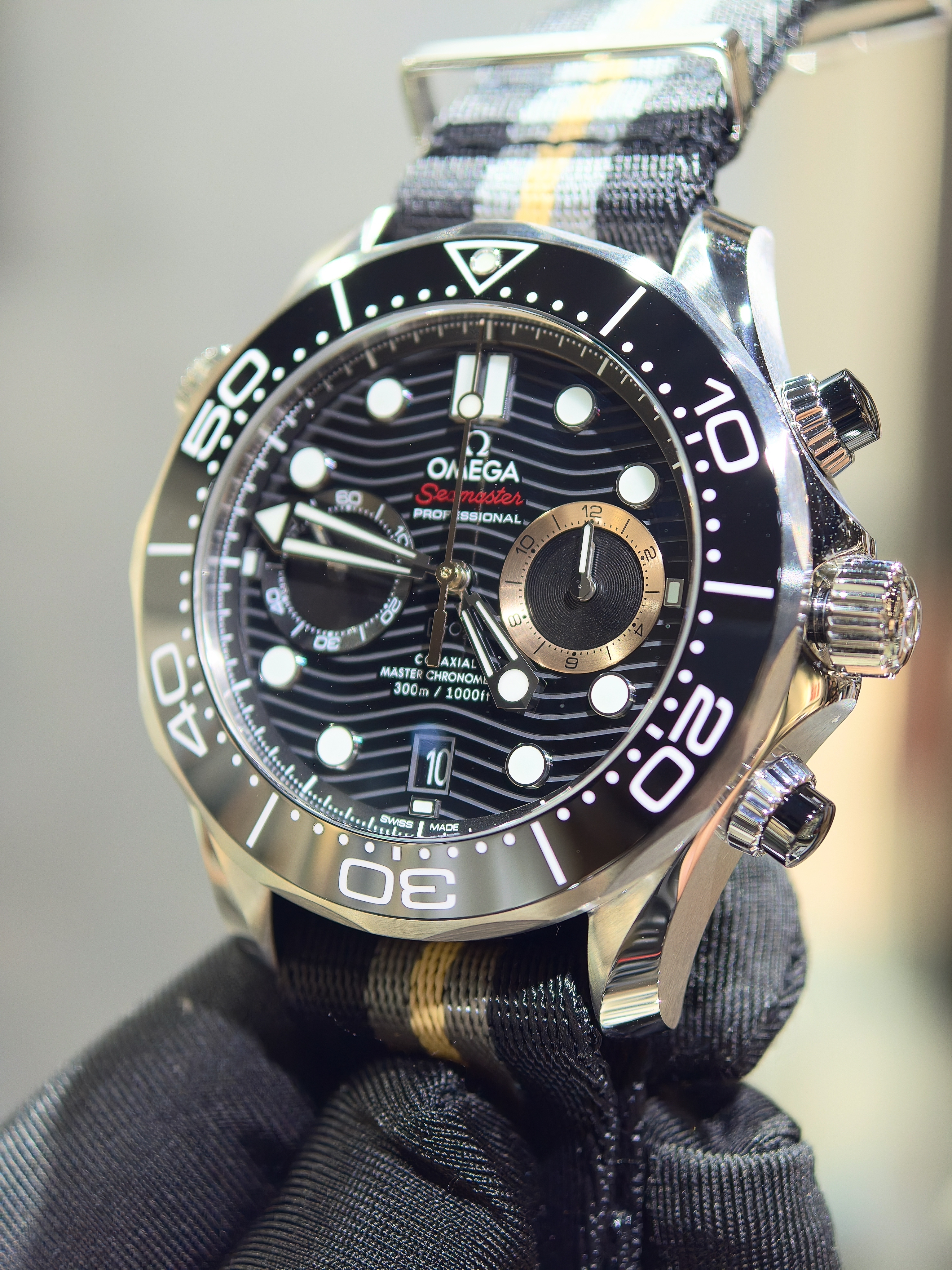BRAND NEW OMEGA SEAMASTER DIVER 300M  210.32.44.51.01.002  James Bond 007 First Light Special Edition NATO strap 44 MM 21032445101002