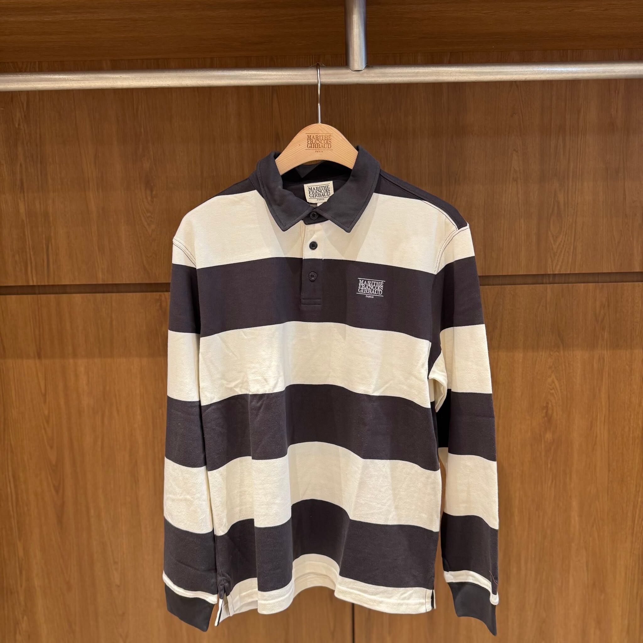 香港$840!!連線入code再減😱!! MARITHE FRANCOIS GIRBAUD (MFG)｜MFG46FLS204 SMALL CLASSIC LOGO RUGBY COLLAR LONG SLEEVE TEE [2 colors] M76