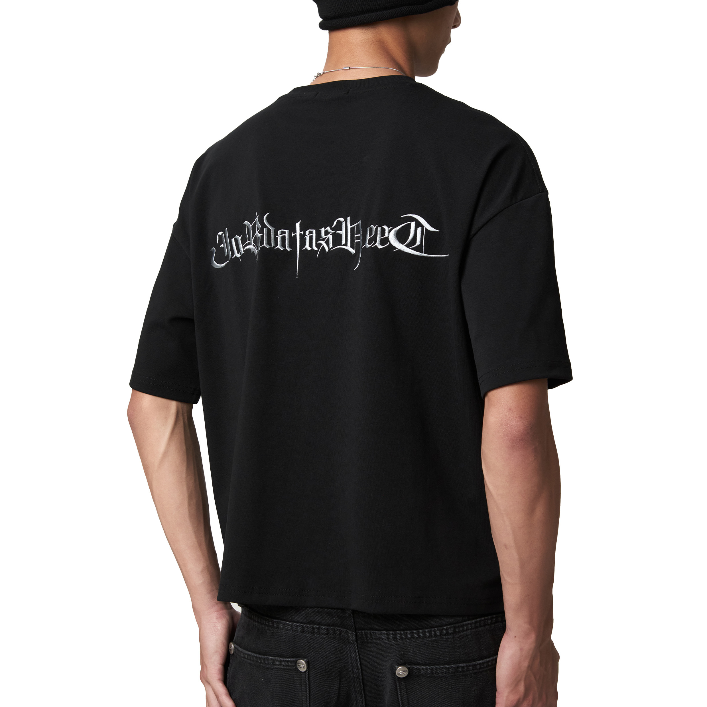 JOBDATASHEET Gothic Letter Embroidered Tee [D56]