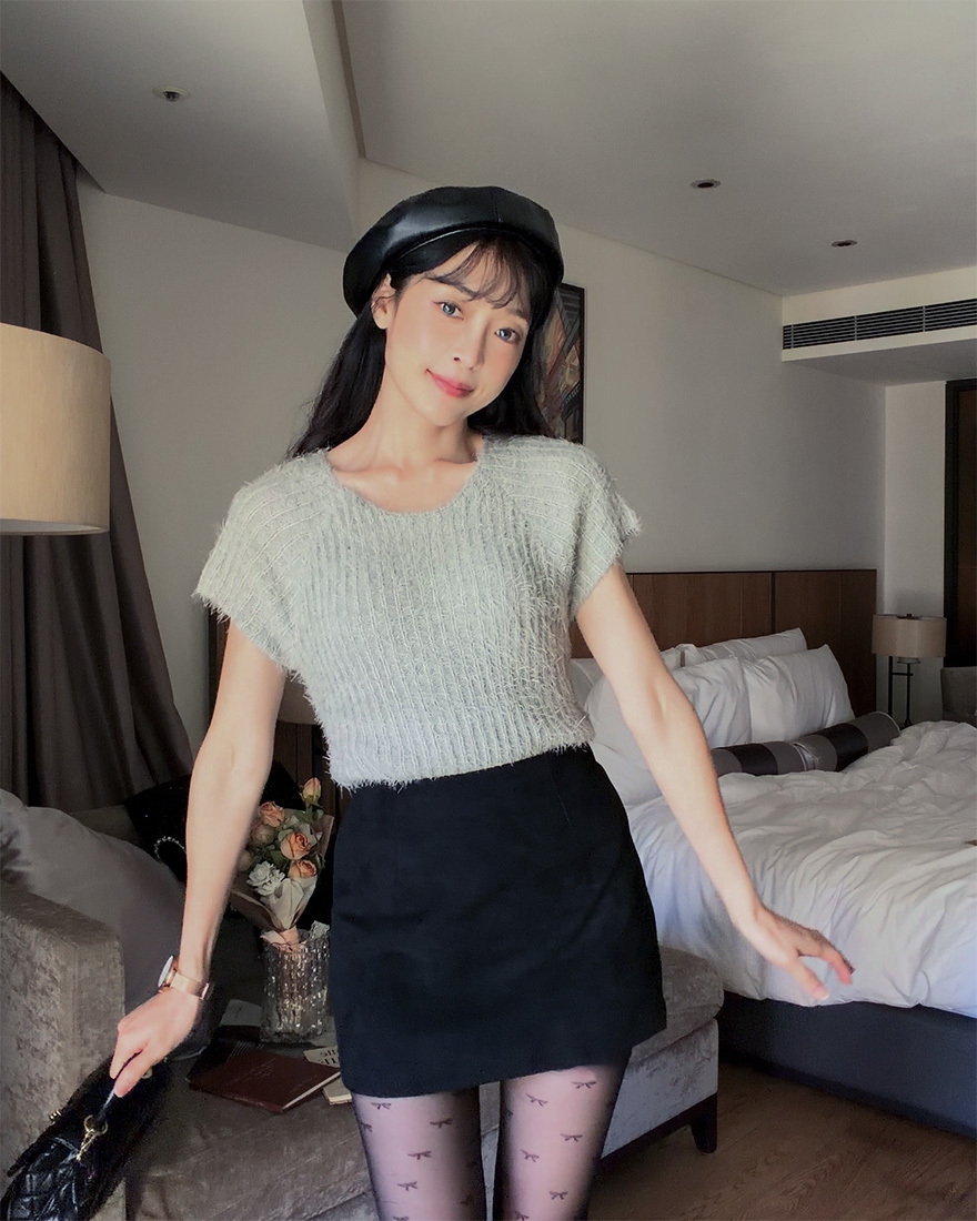 LINA LINA百搭日章純色車線麂皮短褲裙-俐落黑S-L