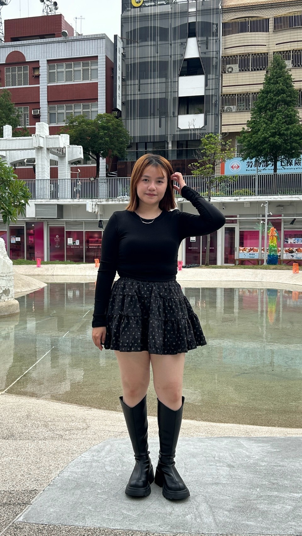 Side-ruched cropped top