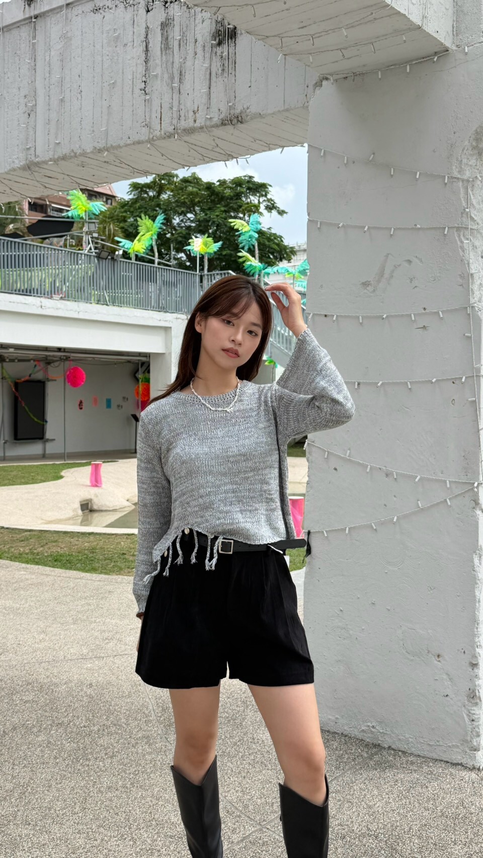 Irregular fringed sweater