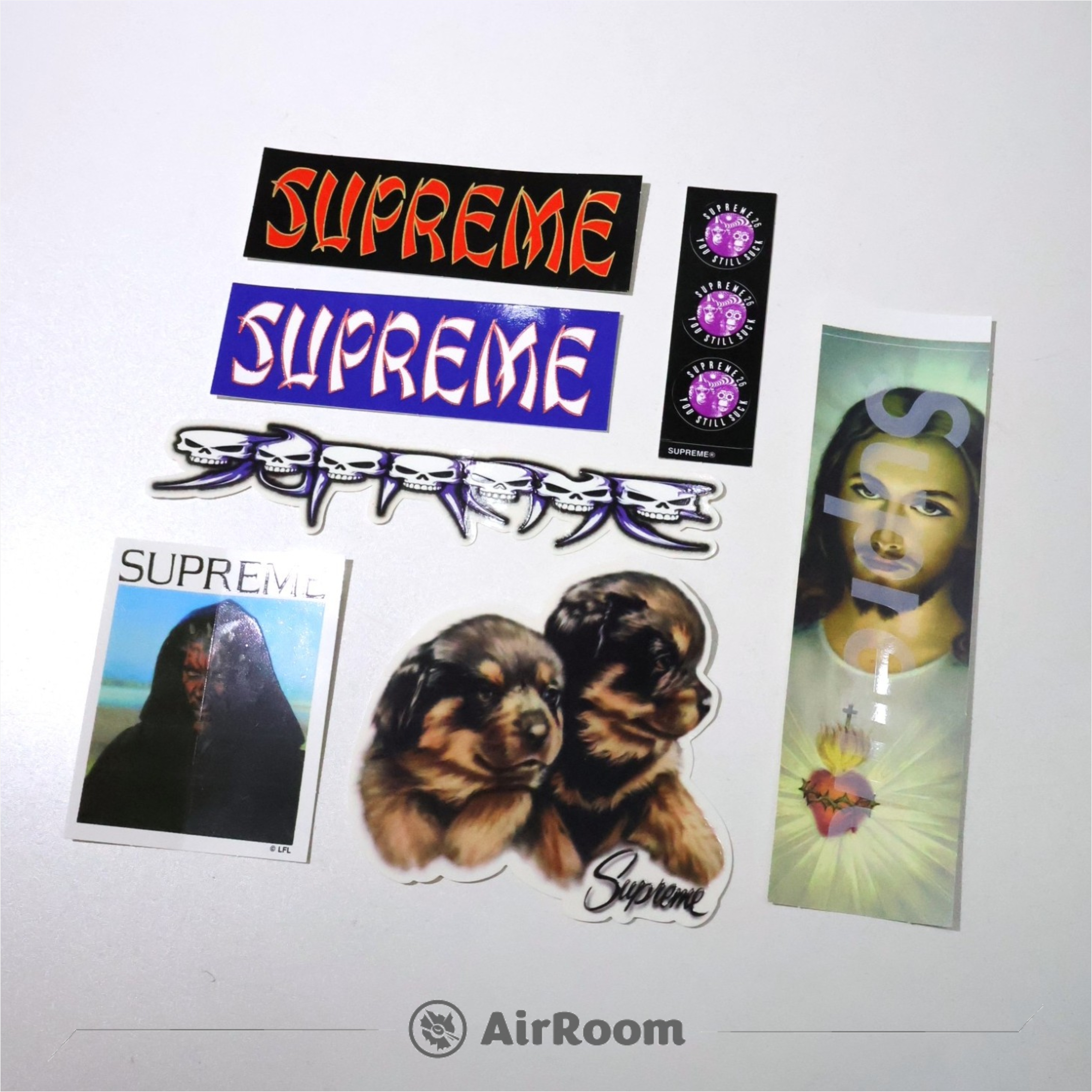 2026AW SUPREME 耶穌 西斯 狗狗 猩猩 貼紙