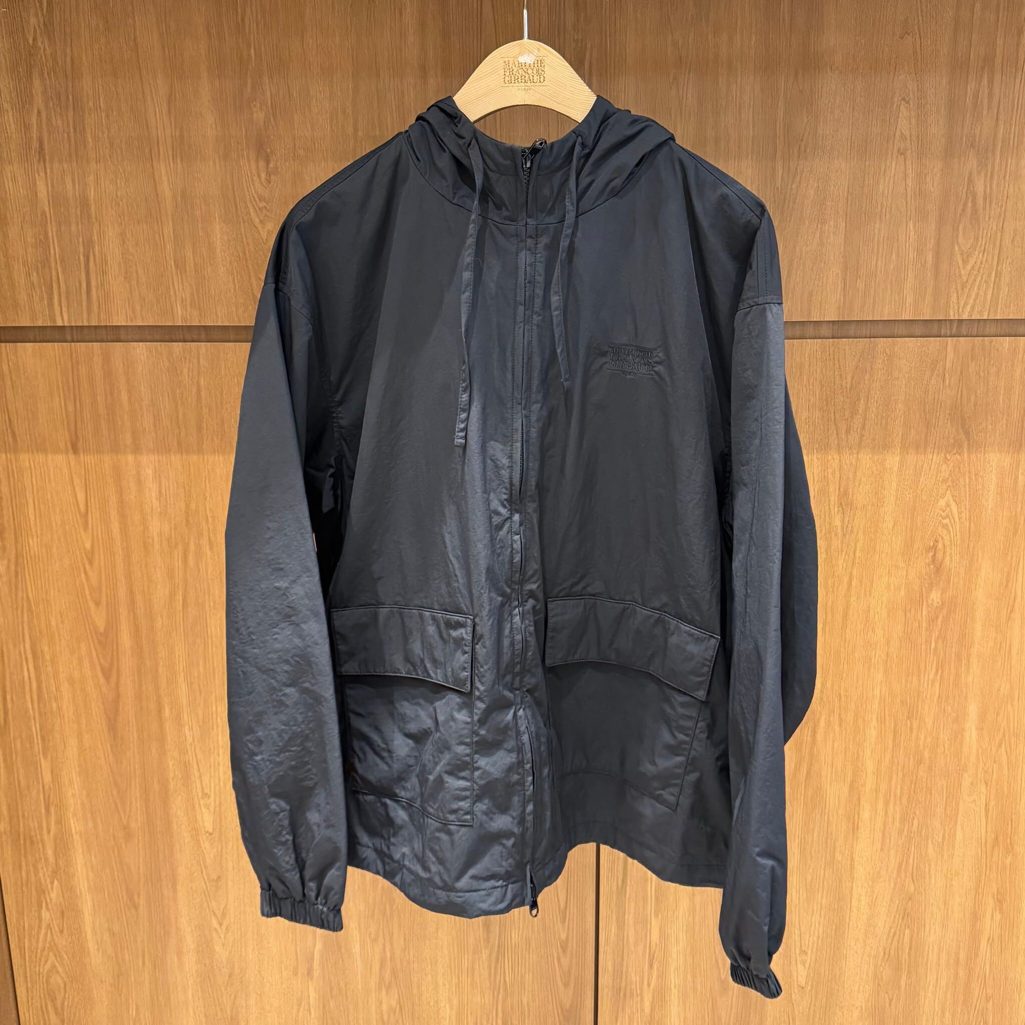 香港$13300!!連線入code再減😱!! MARITHE FRANCOIS GIRBAUD (MFG)｜MFG46FJK207 OUTPOCKET HOODED WIND JACKET [3 colors] M135