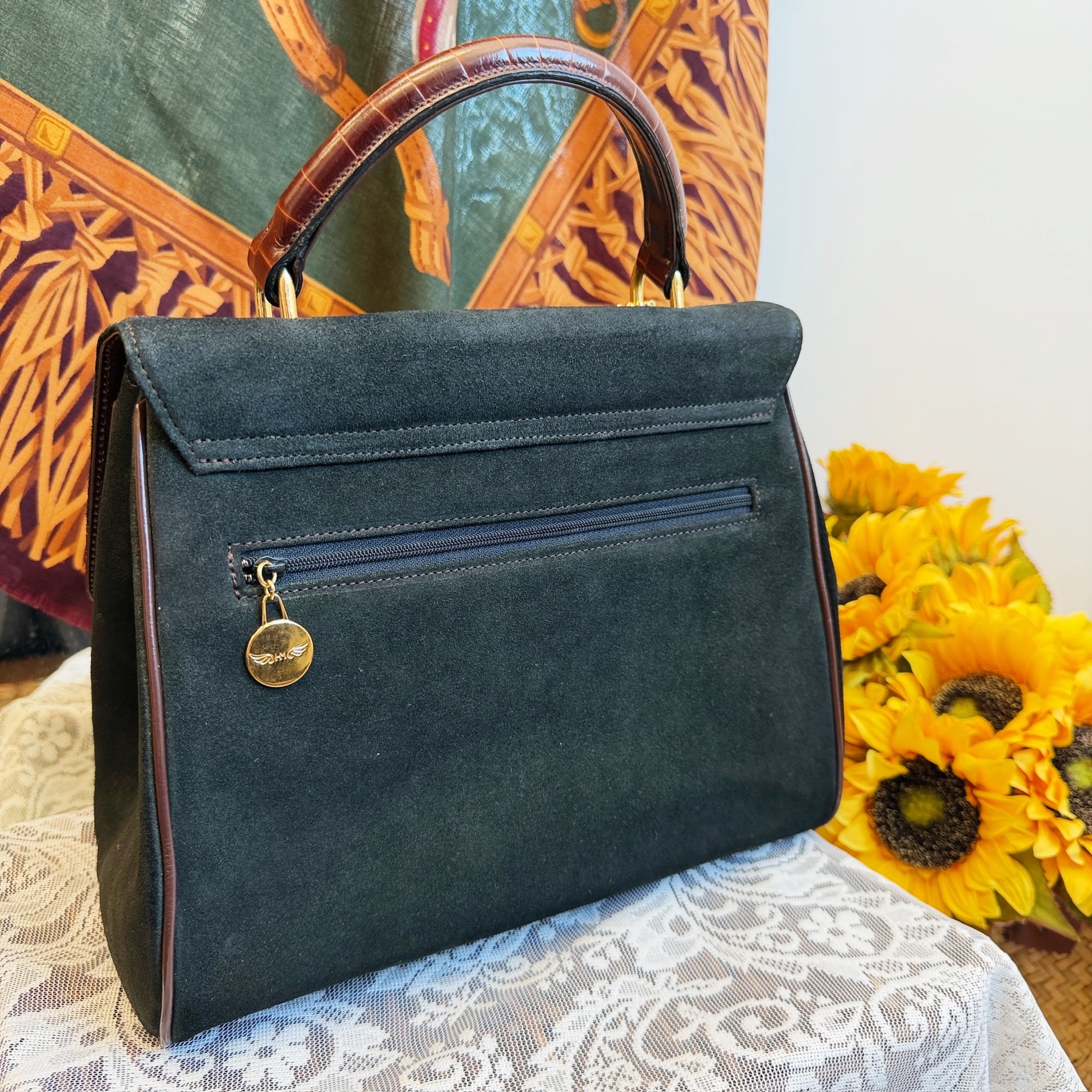 日本品牌 Hanae Mori 金翼黑絨中古手袋