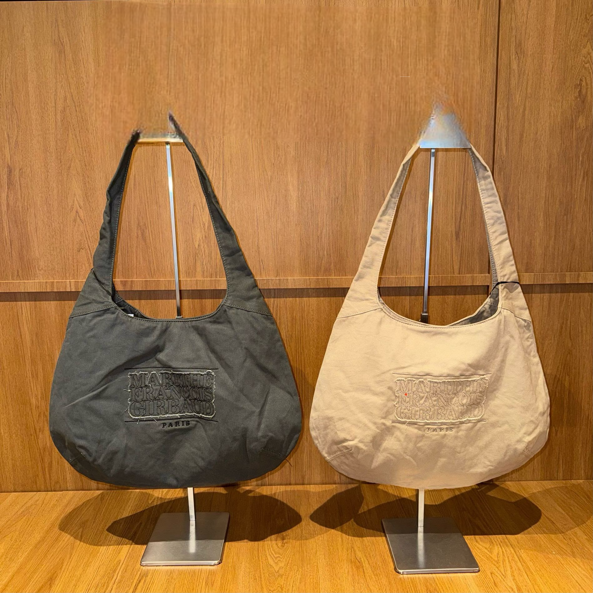 MARITHE FRANCOIS GIRBAUD (MFG)｜MFG46FBG203 CLASSIC LOGO ROUND ONE SHOULDER BAG [2 colors] M168