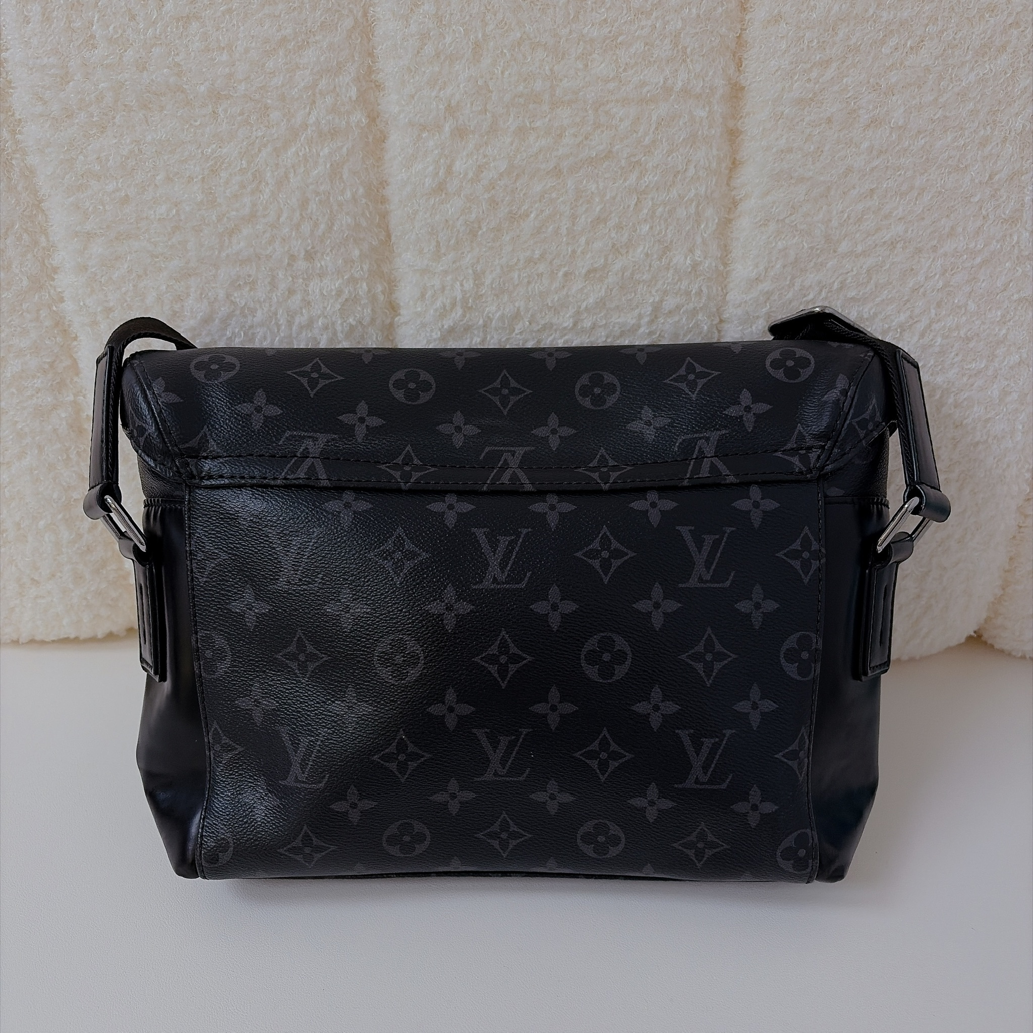 Louis Vuitton Messenger PM Voyager - Black / SHW