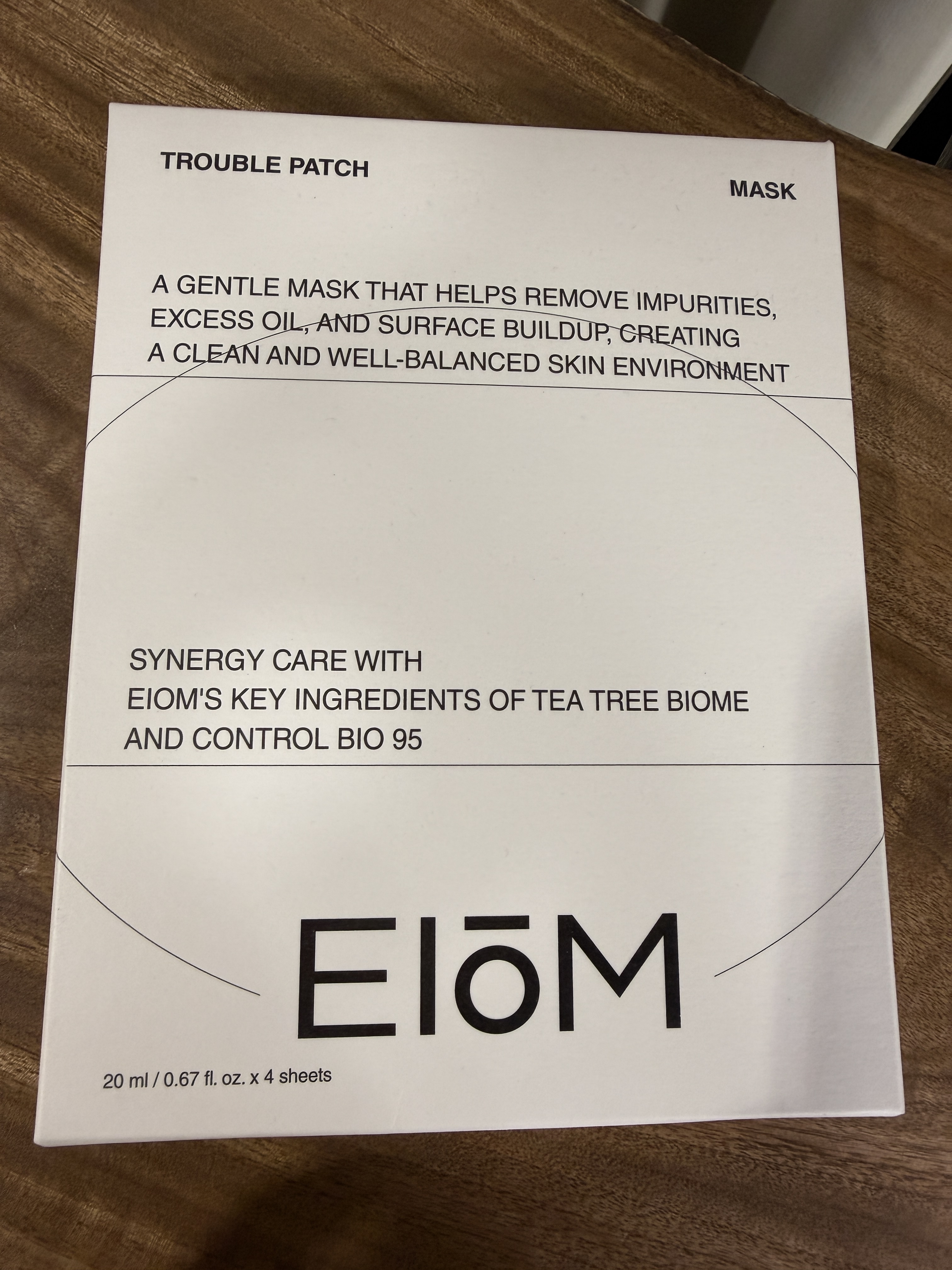 EIŌM ：TROUBLE PATCH MASK（瑕疵／痘痘淨膚修護面膜）  20ml × 4 片裝 ：  茶樹微生態成分✔️精準控制過度分泌的油脂✔️改善油光滿面與毛孔堵塞問題✔️ 不設退換