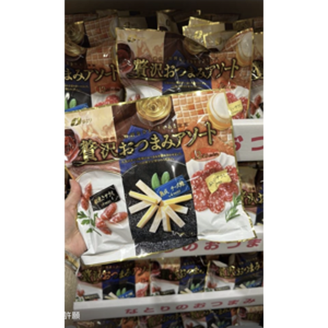 EY133 なとり 奢華下酒小食拼盤（粗挽沙律米腸／熟成芝士鱈魚條／沙律米片）12袋 Natori Premium Otsumami Assort