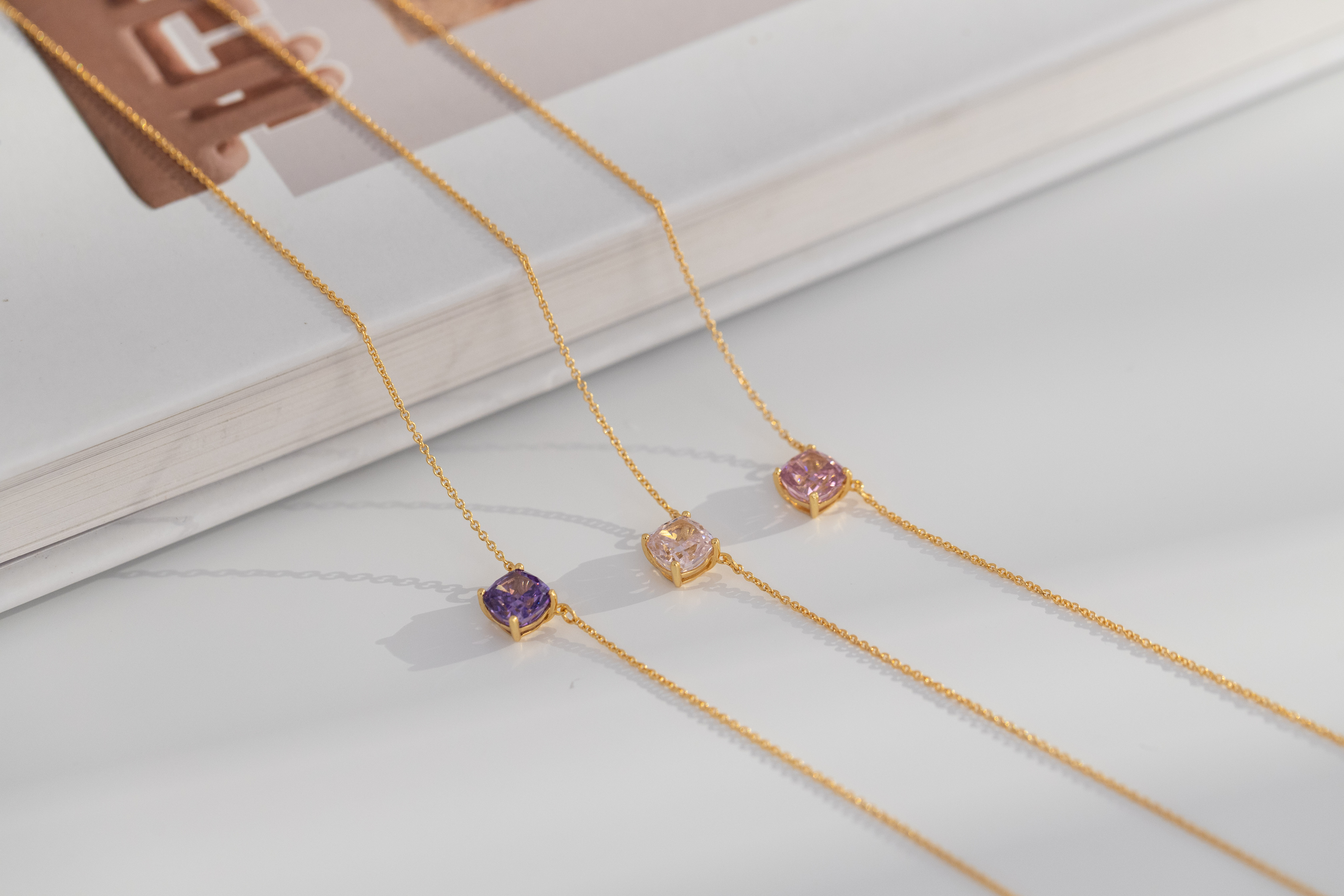 DÉJÀ VU 冰花切彩色主石項鍊展示