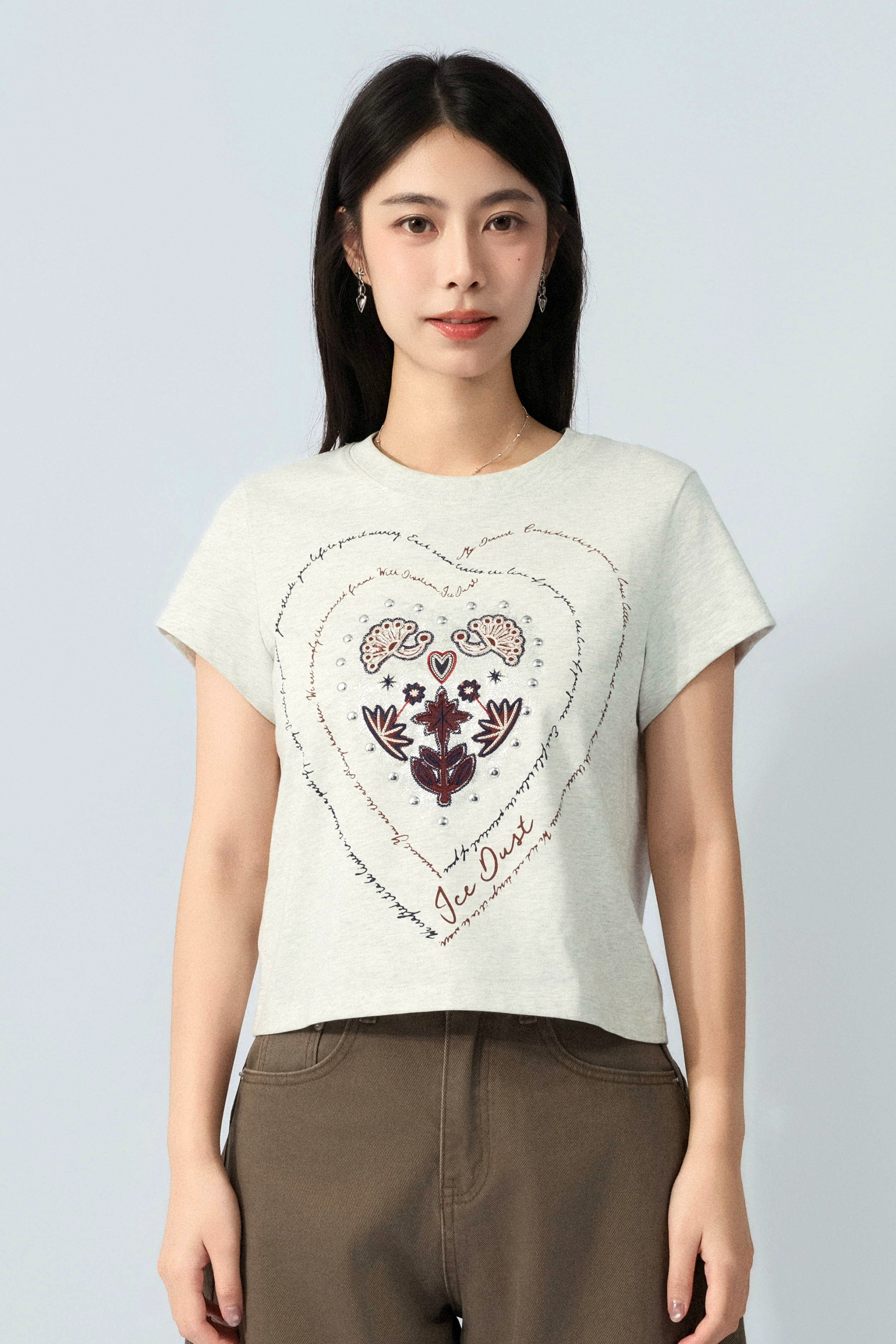 刺繡花窩釘心心圖案tee (預購產品）