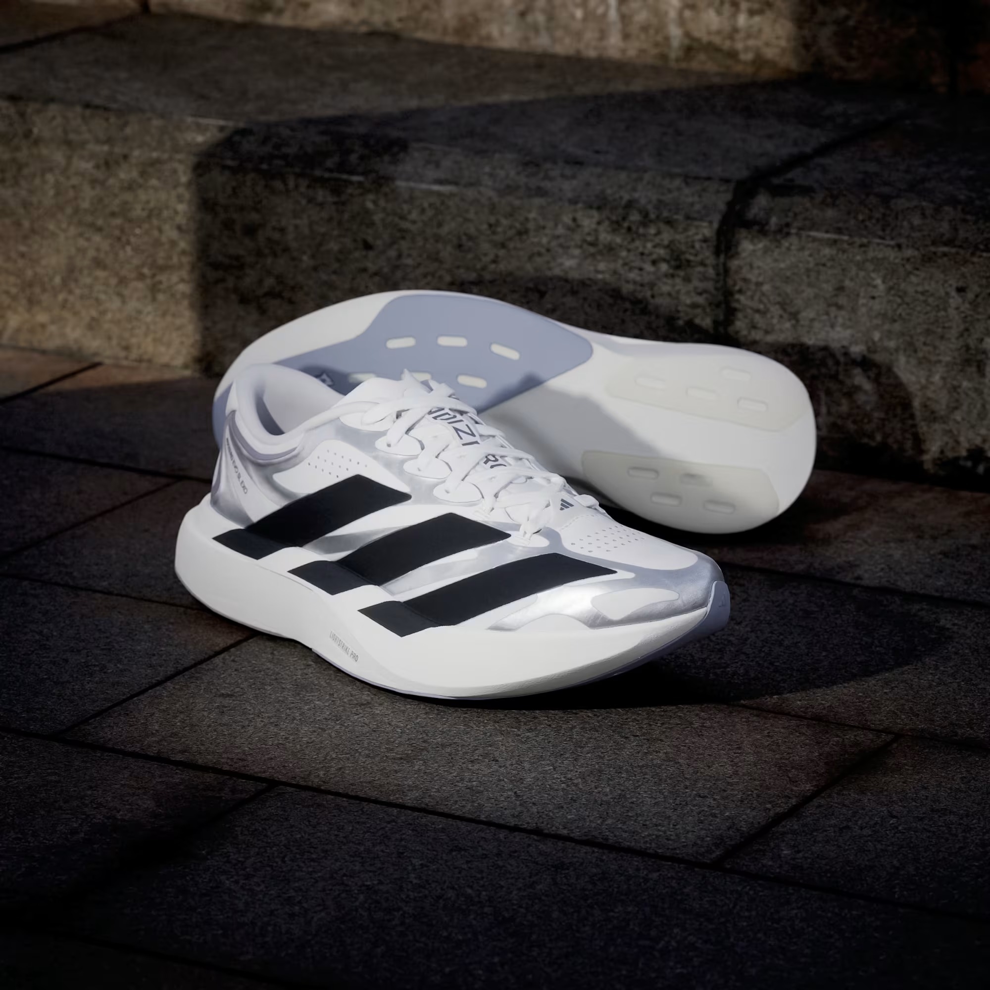 【 adidas ADIZERO EVO SL EXO W 跑鞋 - 白銀黑 】