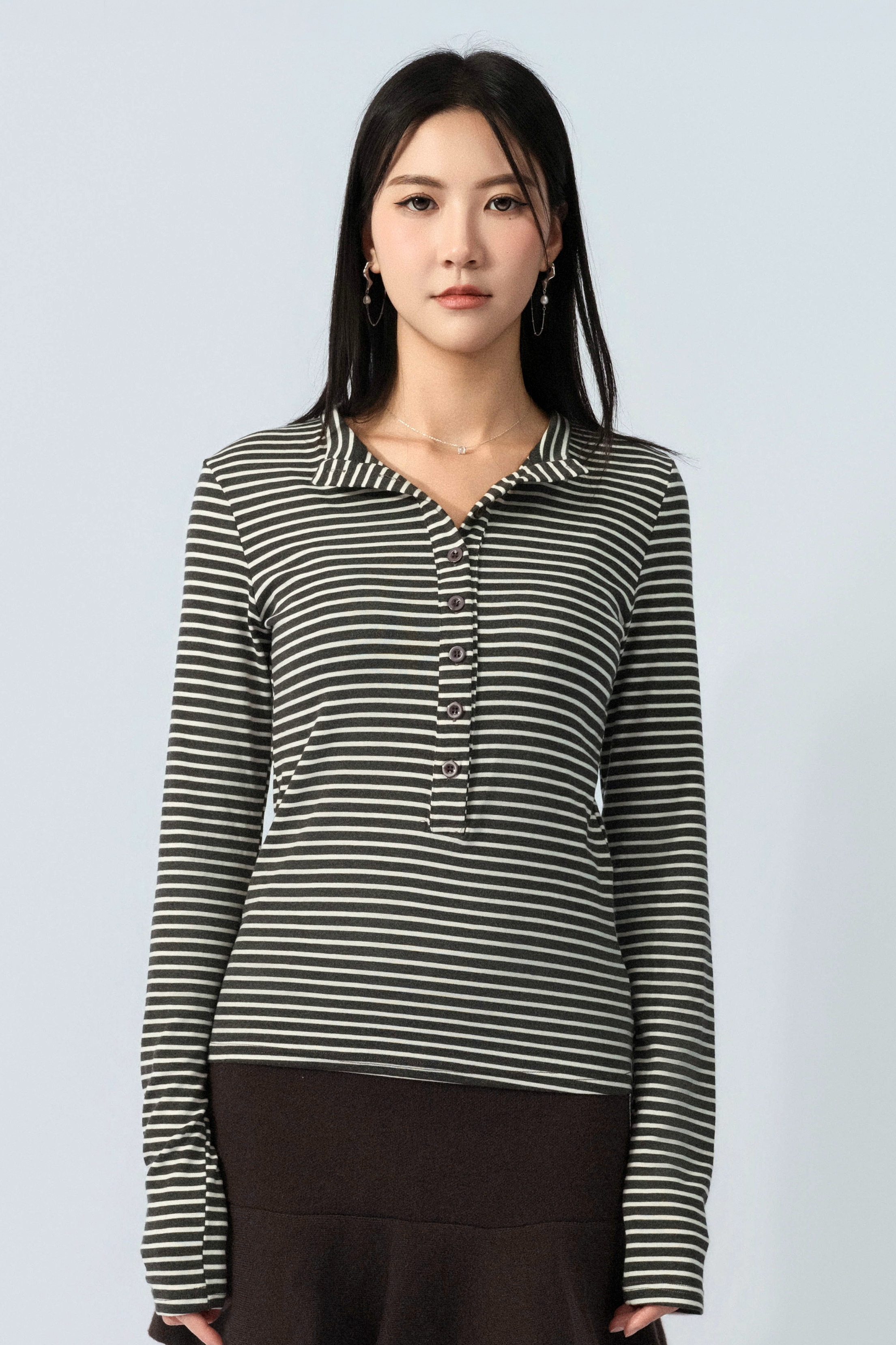 長排扣間條亨利領tee (預購產品）