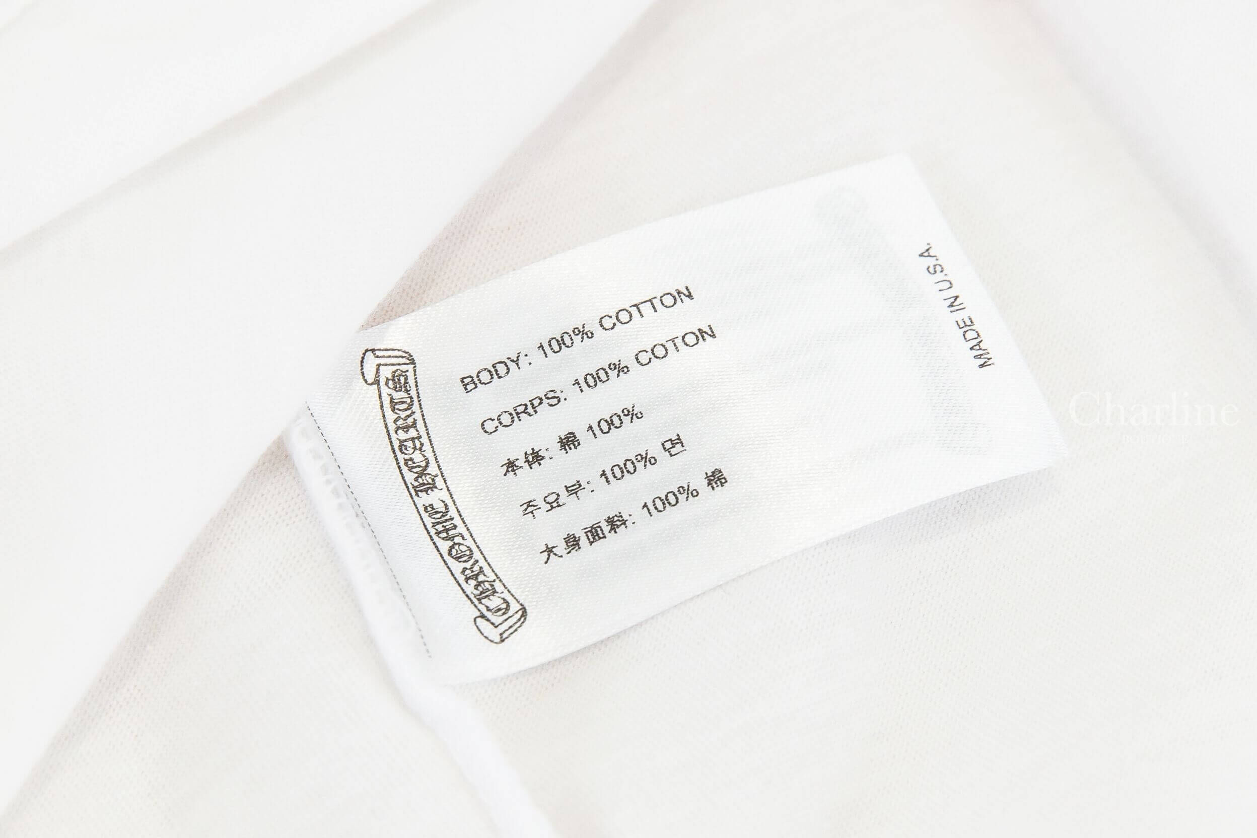 Chrome Hearts T-shirts 白色黑字書卷圖騰印花口袋短袖棉T 內側100%棉材質與Made in USA洗標特寫