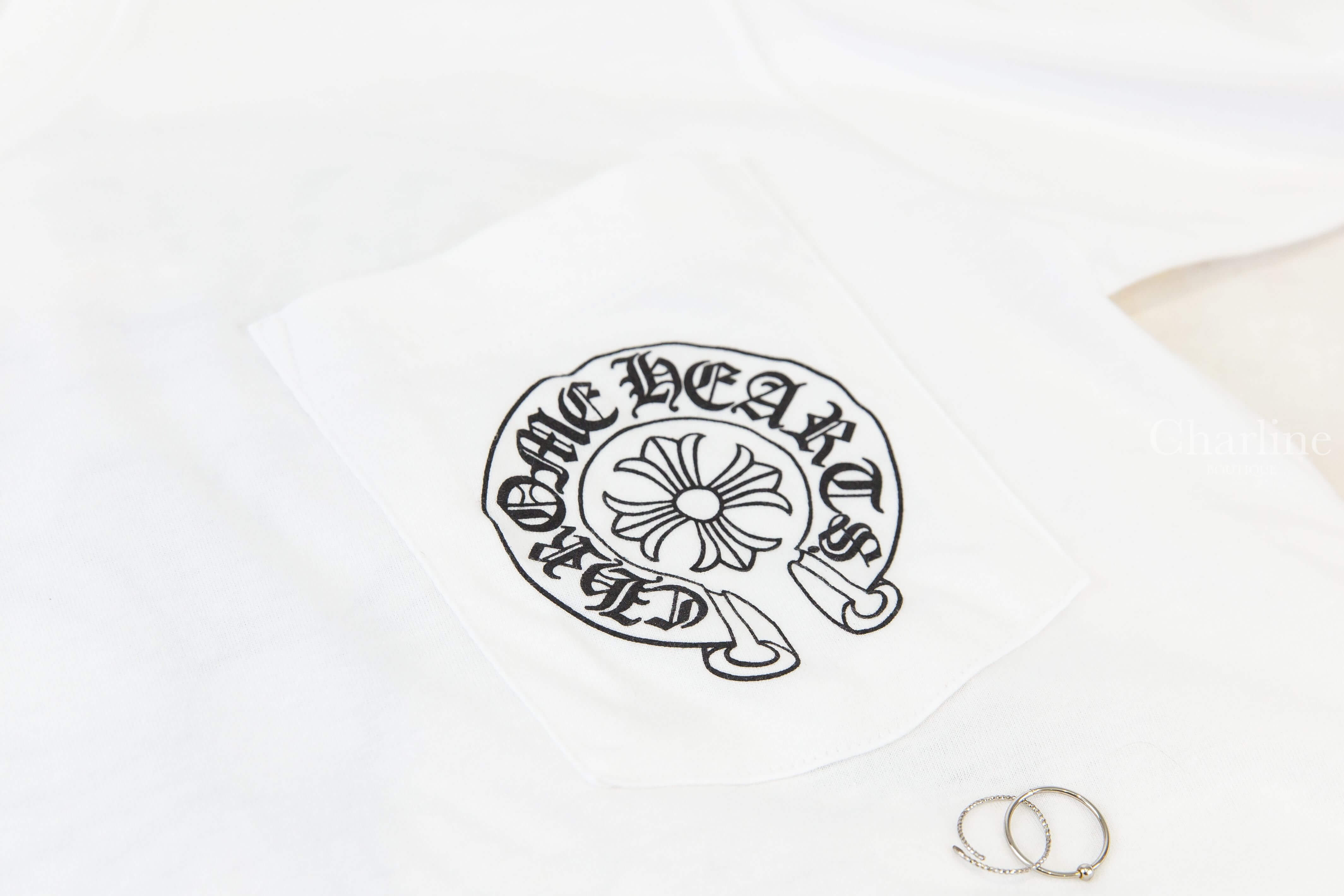 Chrome Hearts T-shirts 白色黑字書卷圖騰印花口袋短袖棉T
