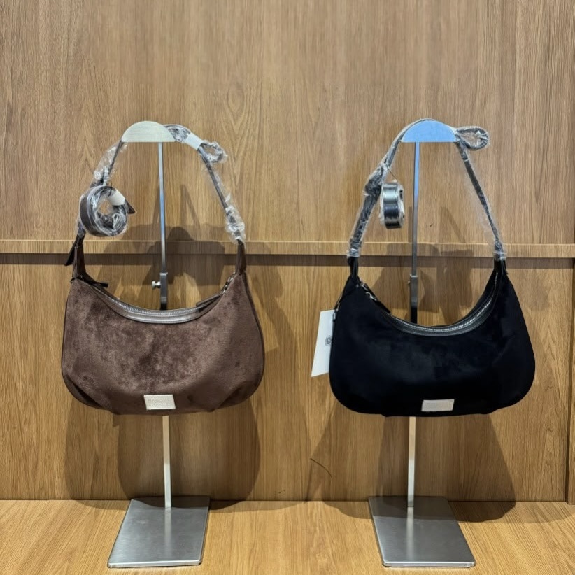 香港$980!!連線入code再減😱!! MARITHE FRANCOIS GIRBAUD (MFG)｜MFG46FBG115 CLASSIC LOGO HALF MOON 2-WAY CROSS BAG [2 colors] M269