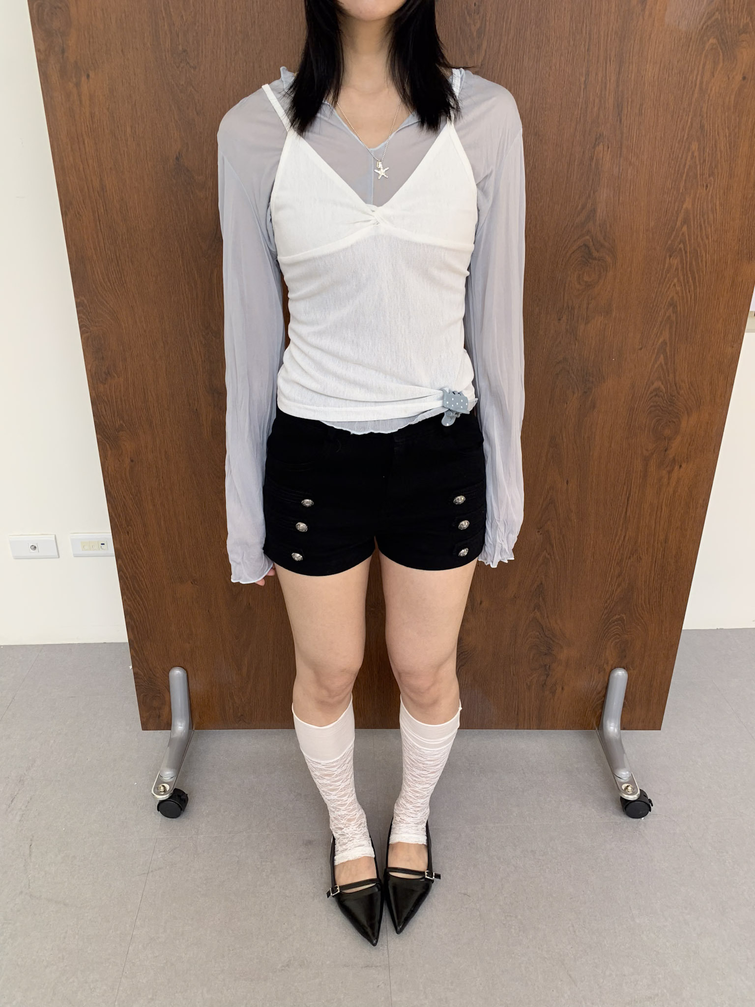 ISA_全是重點! 前扭結後美背顆粒感針織背心_68037