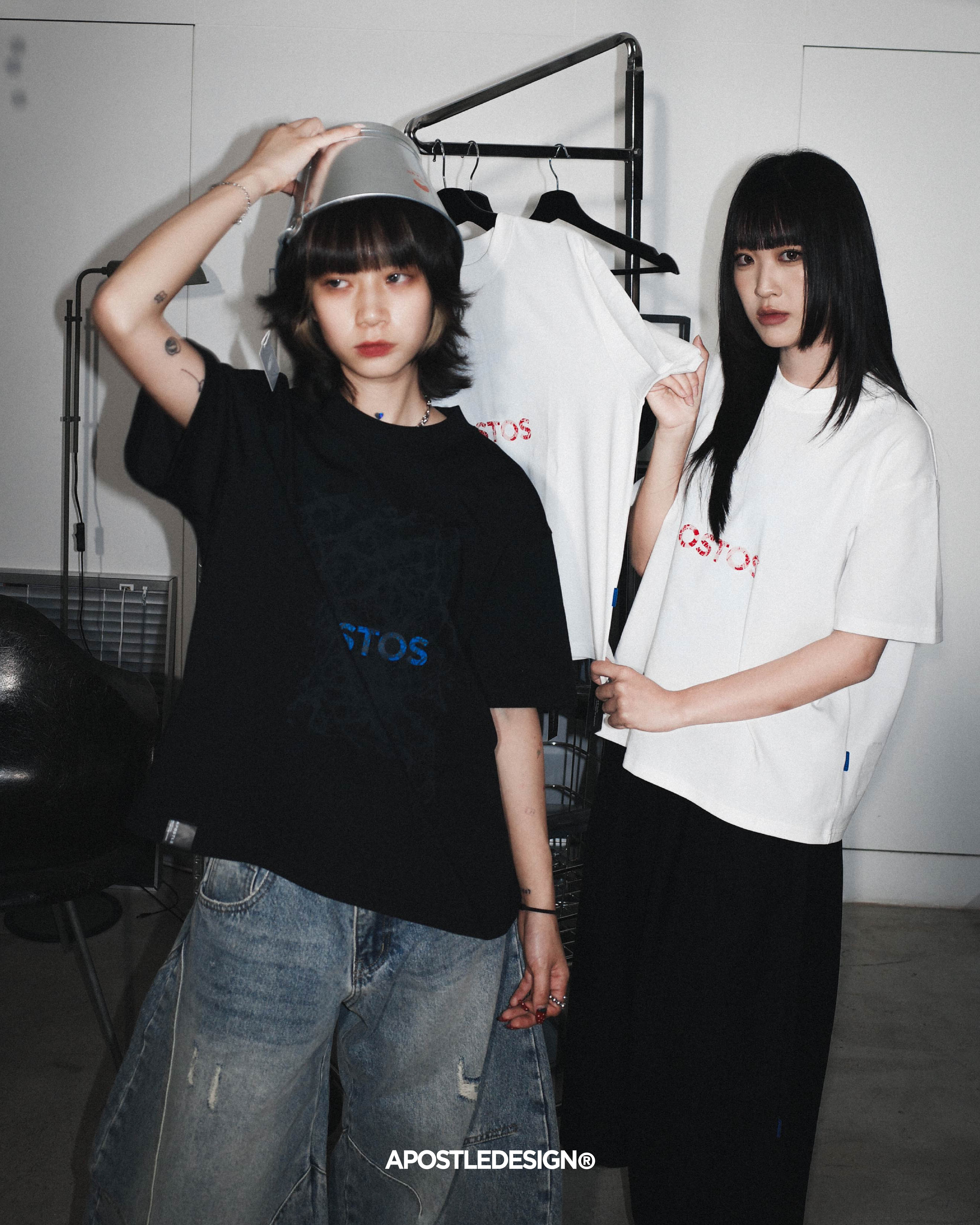 APOSTLE  VE-01 NOSTOS Graphic TEE