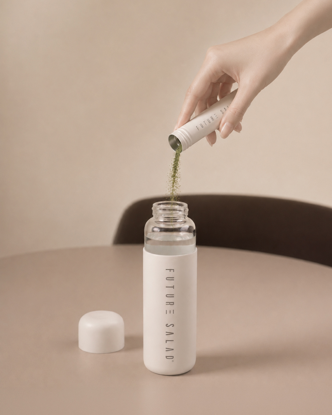 把全清倒入250cc的冷水中搖晃5秒即可飲用