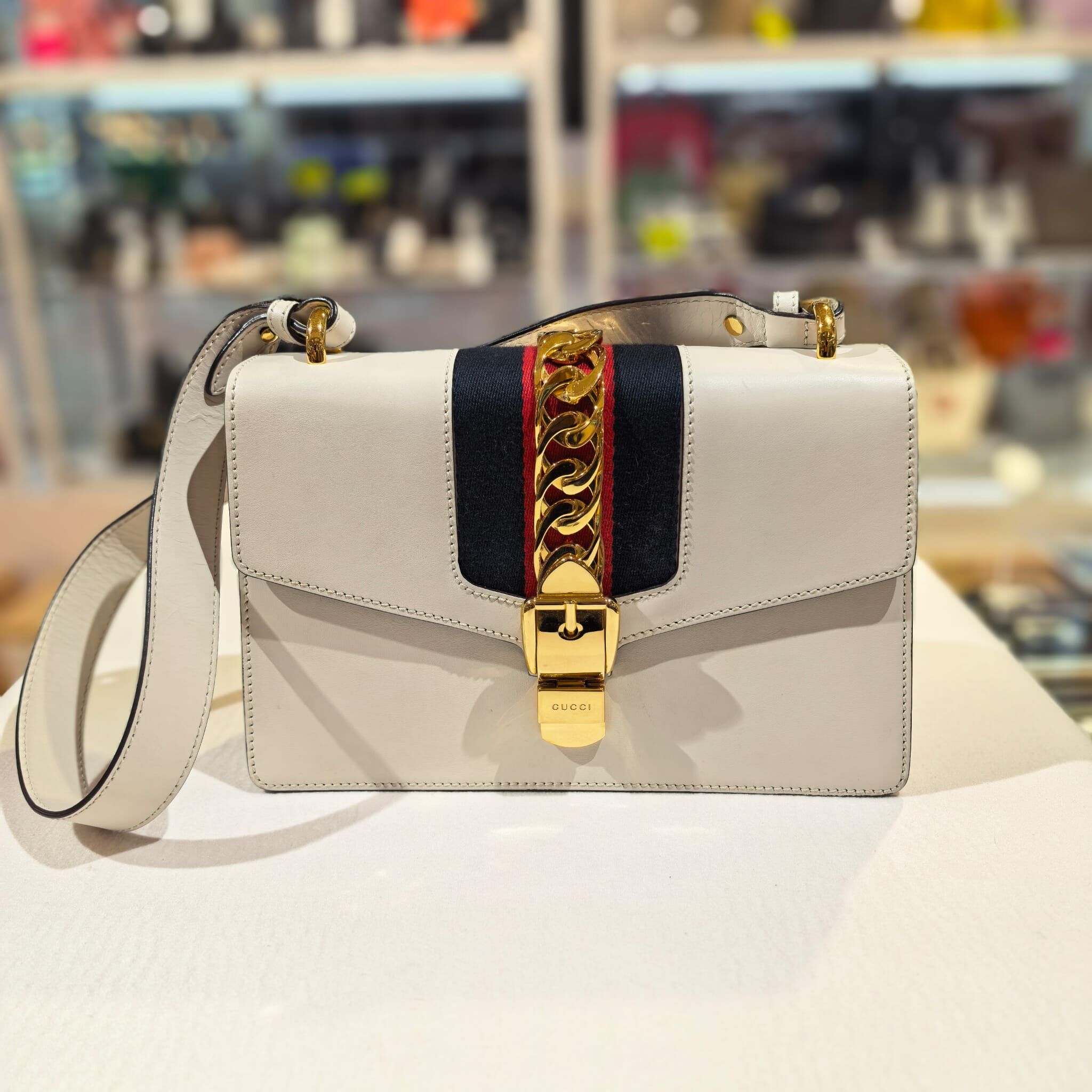 98%NEW二手GUCCI Hand bag, 421882, Sylvie 系列, 米白色牛皮,古奇單肩包, #香榭站正品