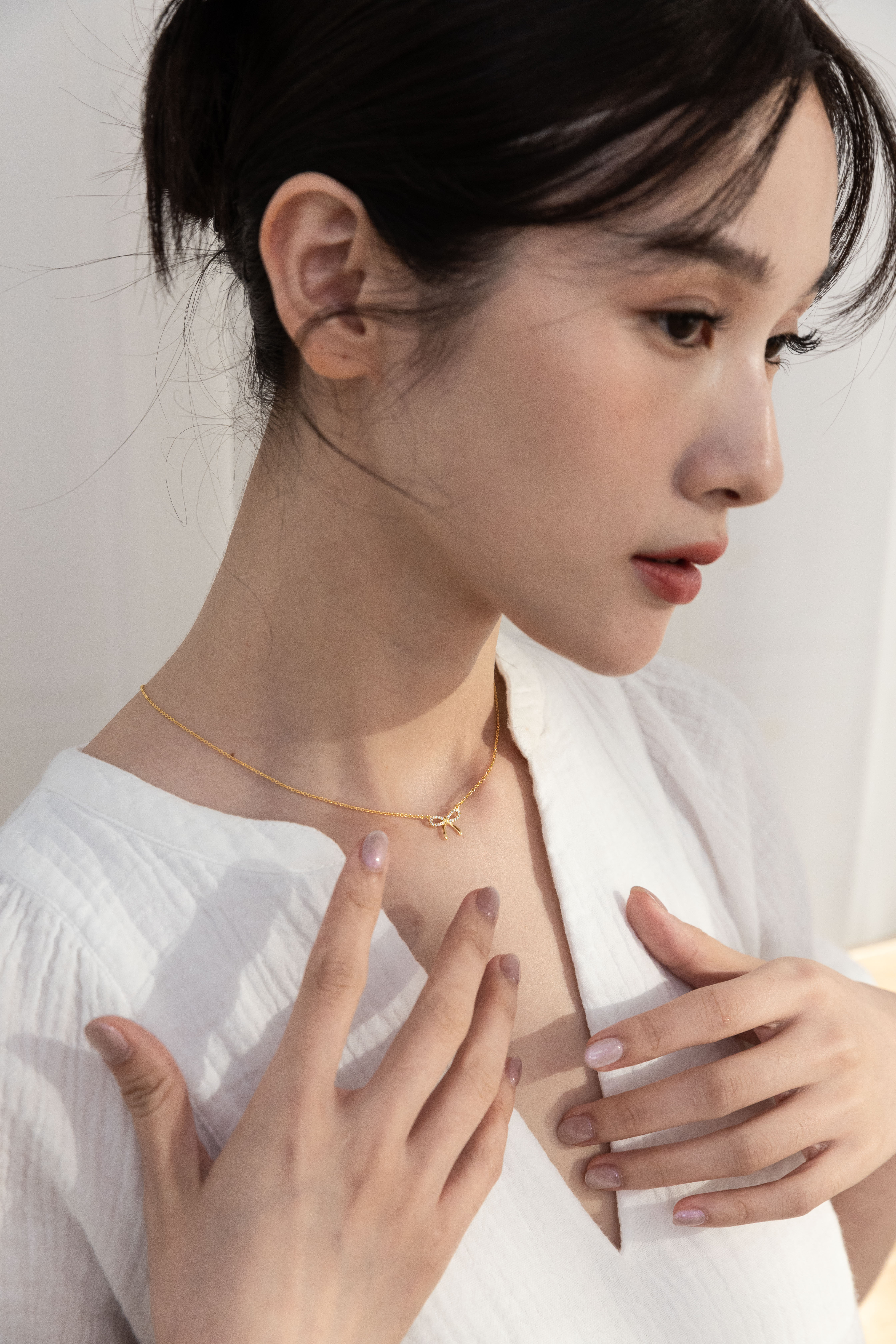 NŒUD PAPILLON 蝴蝶結項鍊人像佩戴主視覺