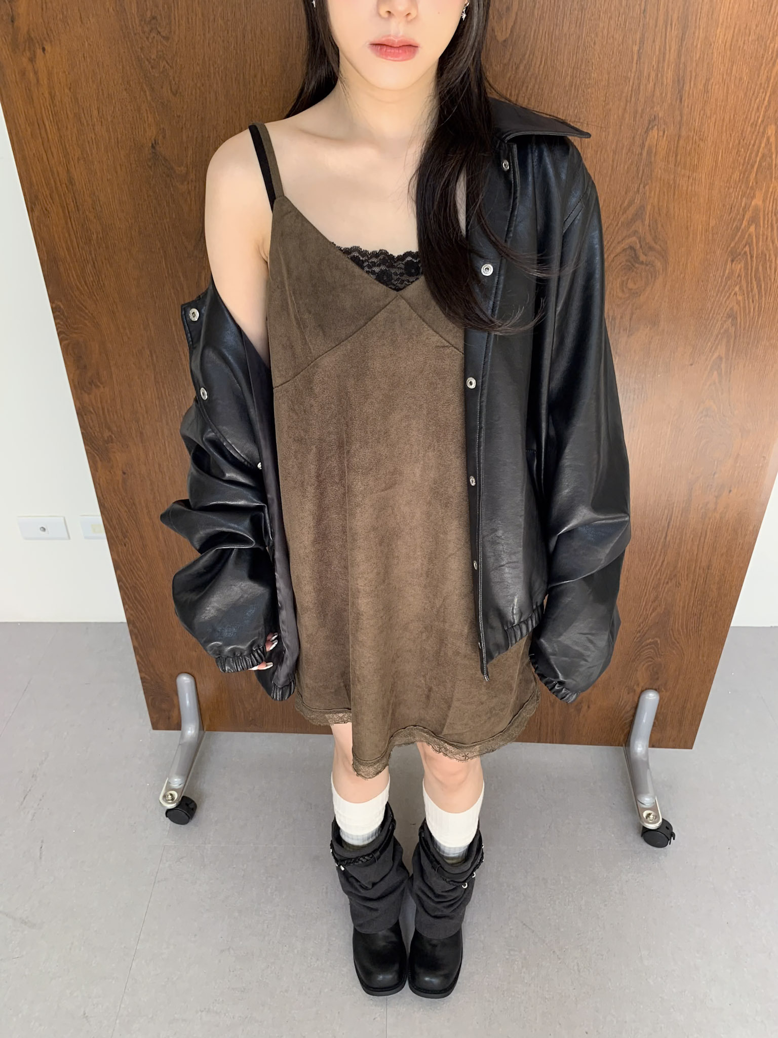 ISA_法式漂亮! 麂皮絨細肩蕾絲擺細肩吊帶洋_69010