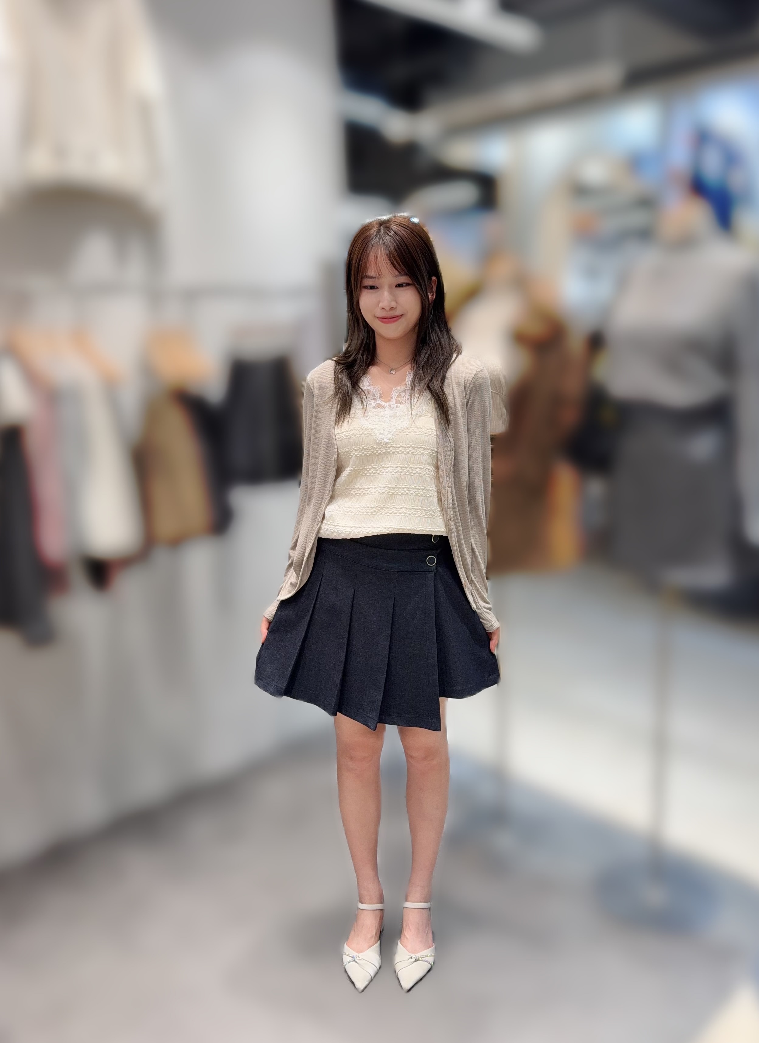 S32 裙褲 後橡根腰 腰26-36 HIP44 長15 $429
