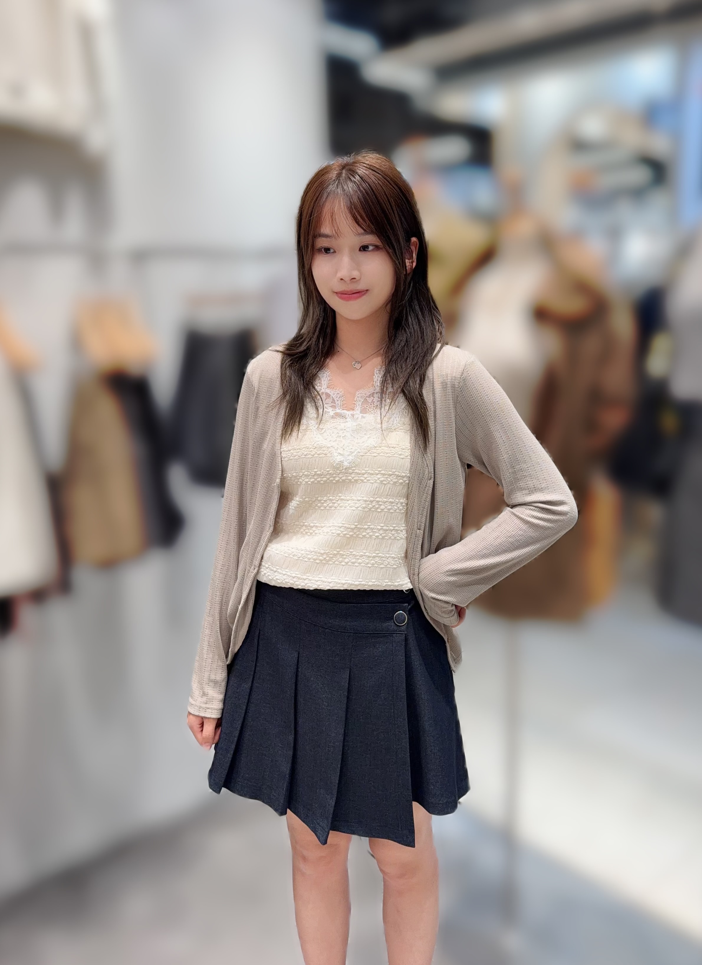 S35 淇淇自留價 假兩件 胸33-48 長21 $399