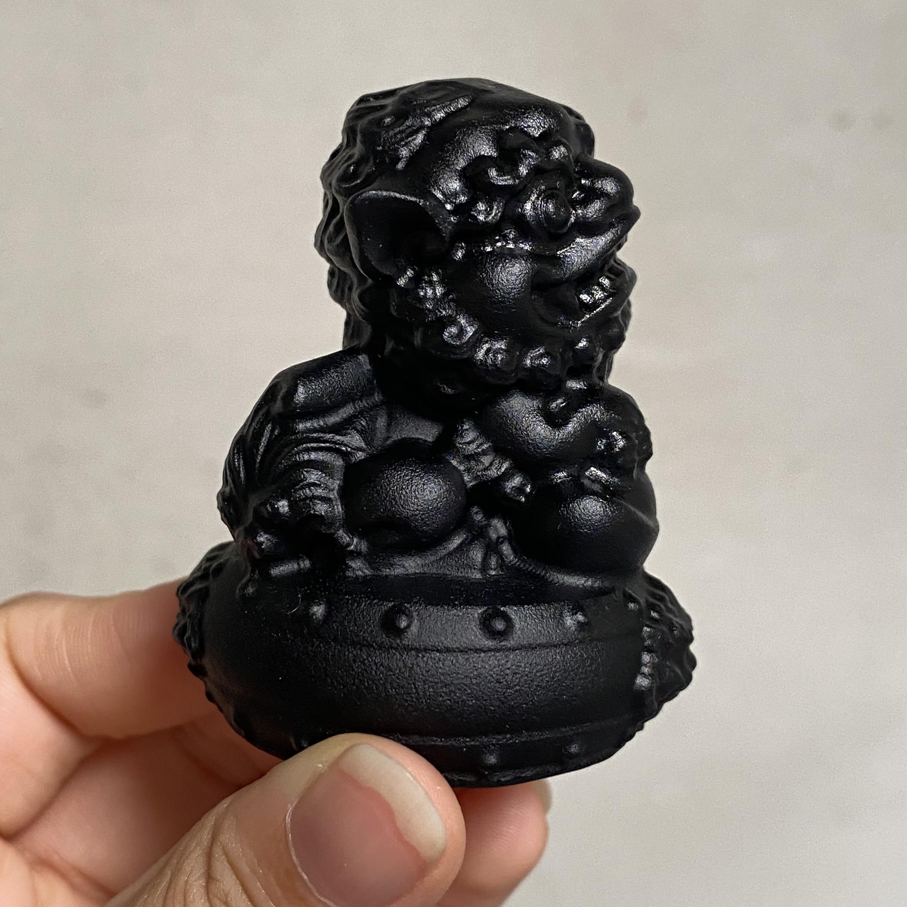 黑曜石醒獅雕刻件