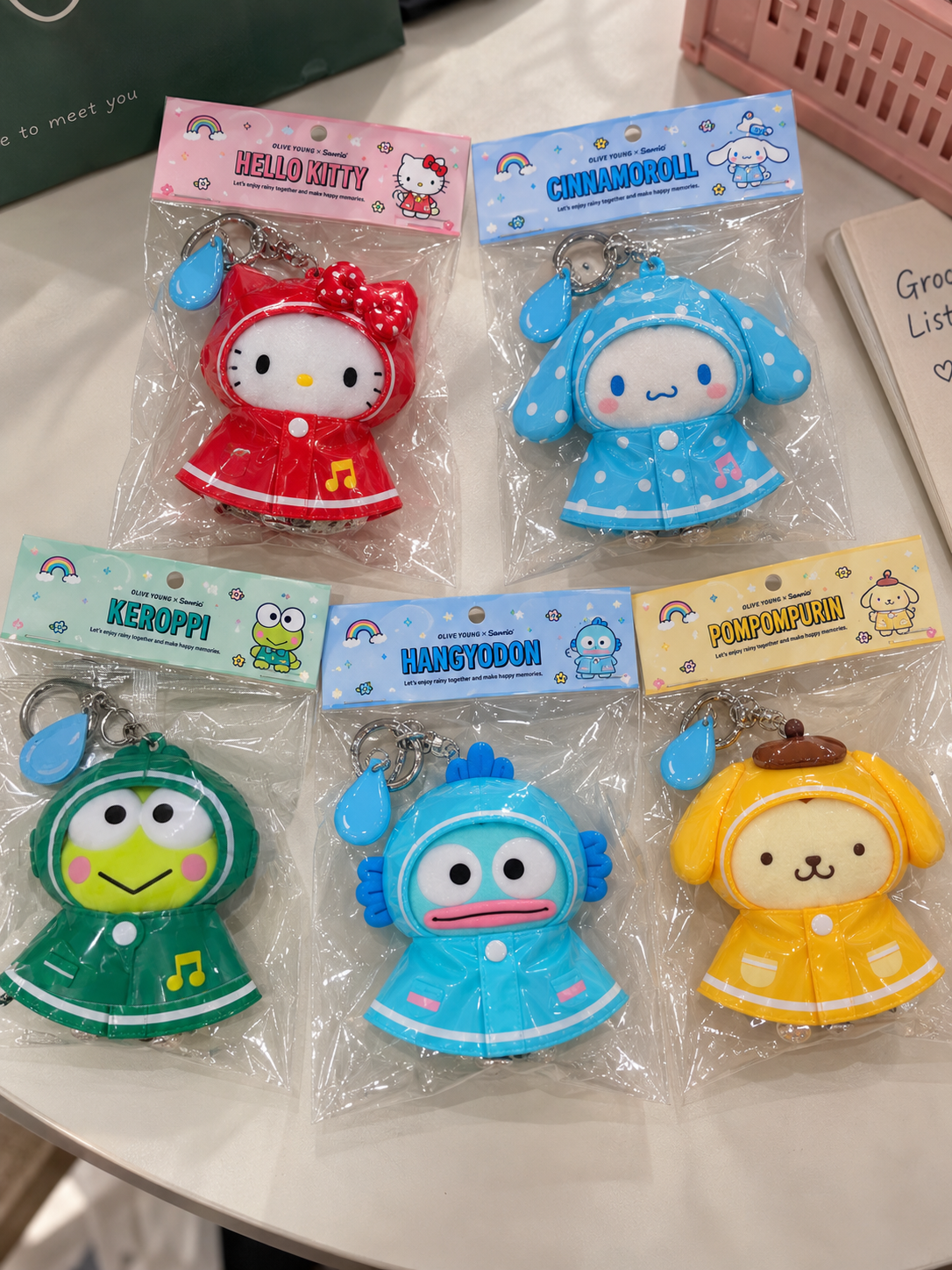 【9/25 - 9/27 週末優惠】韓國限定 三麗鷗 Sanrio 可穿脫 雨衣系列 可串聯 娃娃吊飾 鑰匙圈