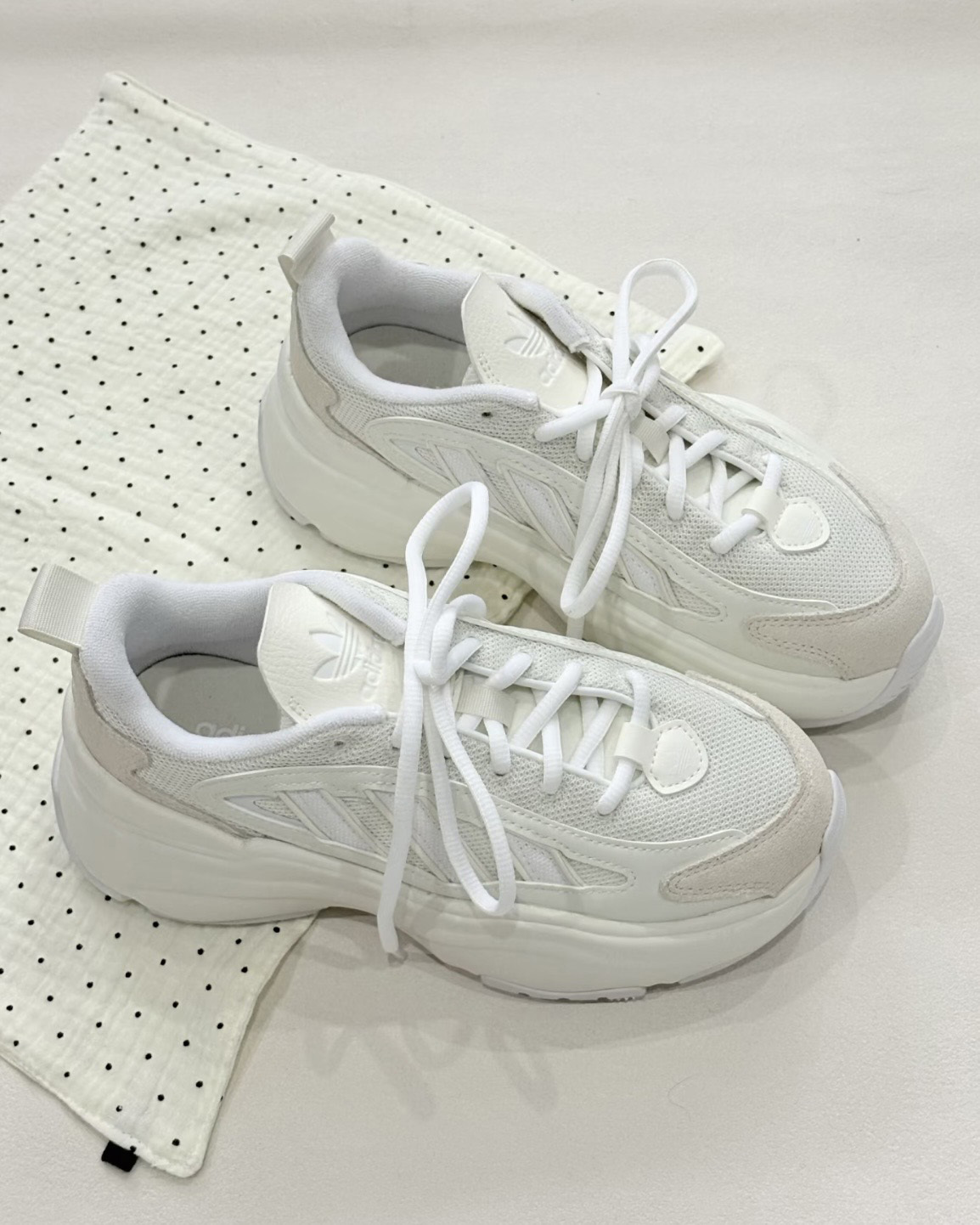 ADIDAS ORIGINALS OZGAIA 奶油白 米白 米灰 厚底 增高 女鞋 KJ7307 / 預購