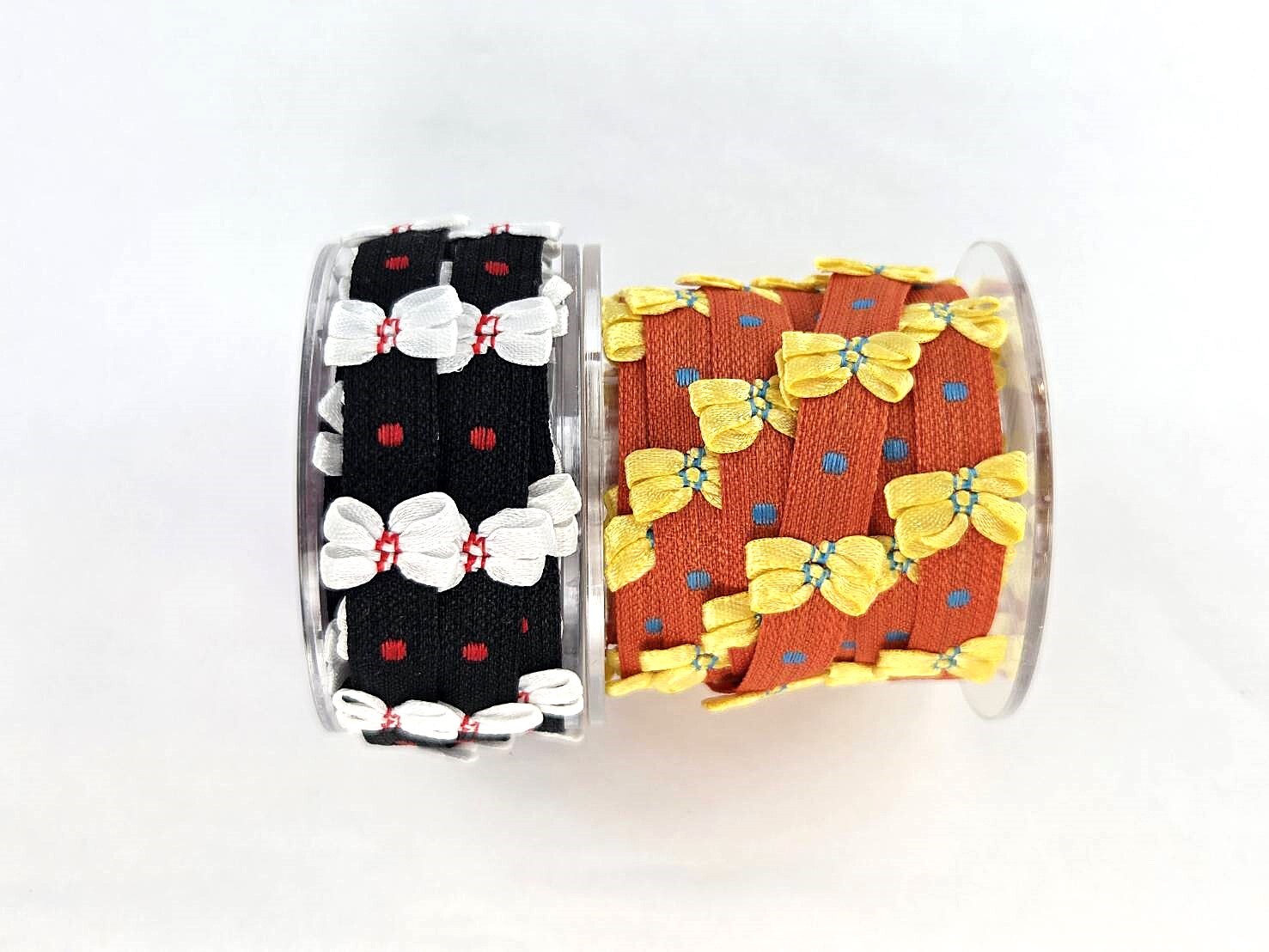Three-dimensional bows knitting ribbon