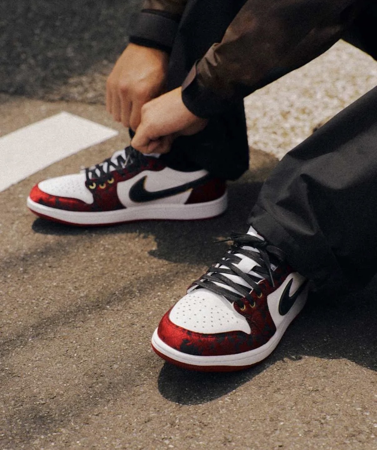 男鞋 NIKE AIR JORDAN 1 RETRO LOW OG 'Garden' 黑紅芝加哥 最後一舞 花園 花卉 皮革 復古 運動 休閒鞋【IR0088-001】AJ1OG