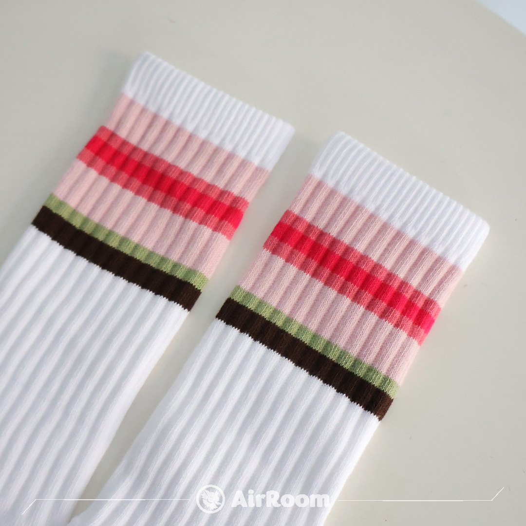 2026AW 日本 全家便利商店 限定 LINE SOCKS 東京 染井吉野 櫻花 限定 條紋 長襪 襪子 現貨