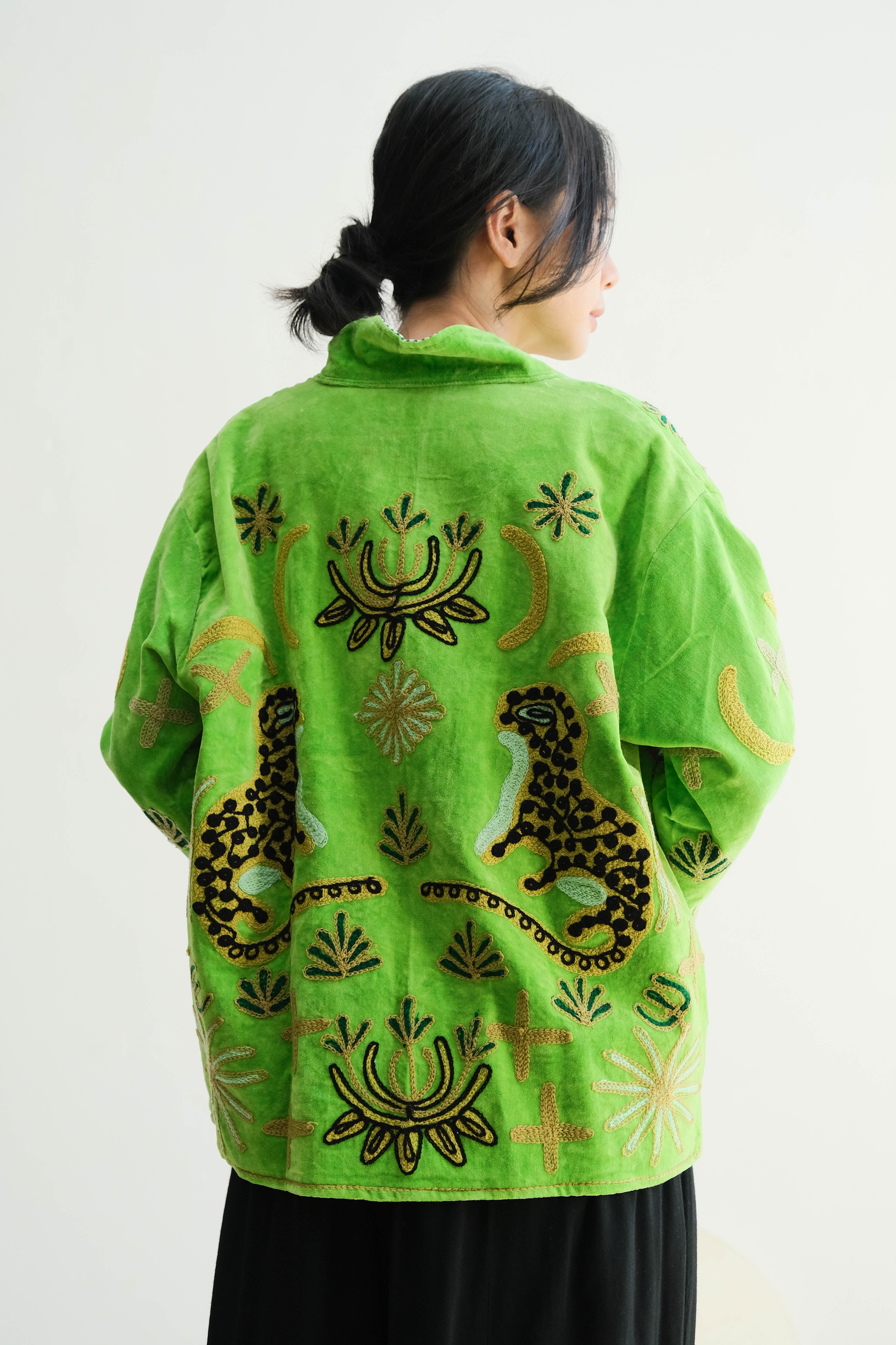 蘇札尼刺繡短外套 豹豹螢綠