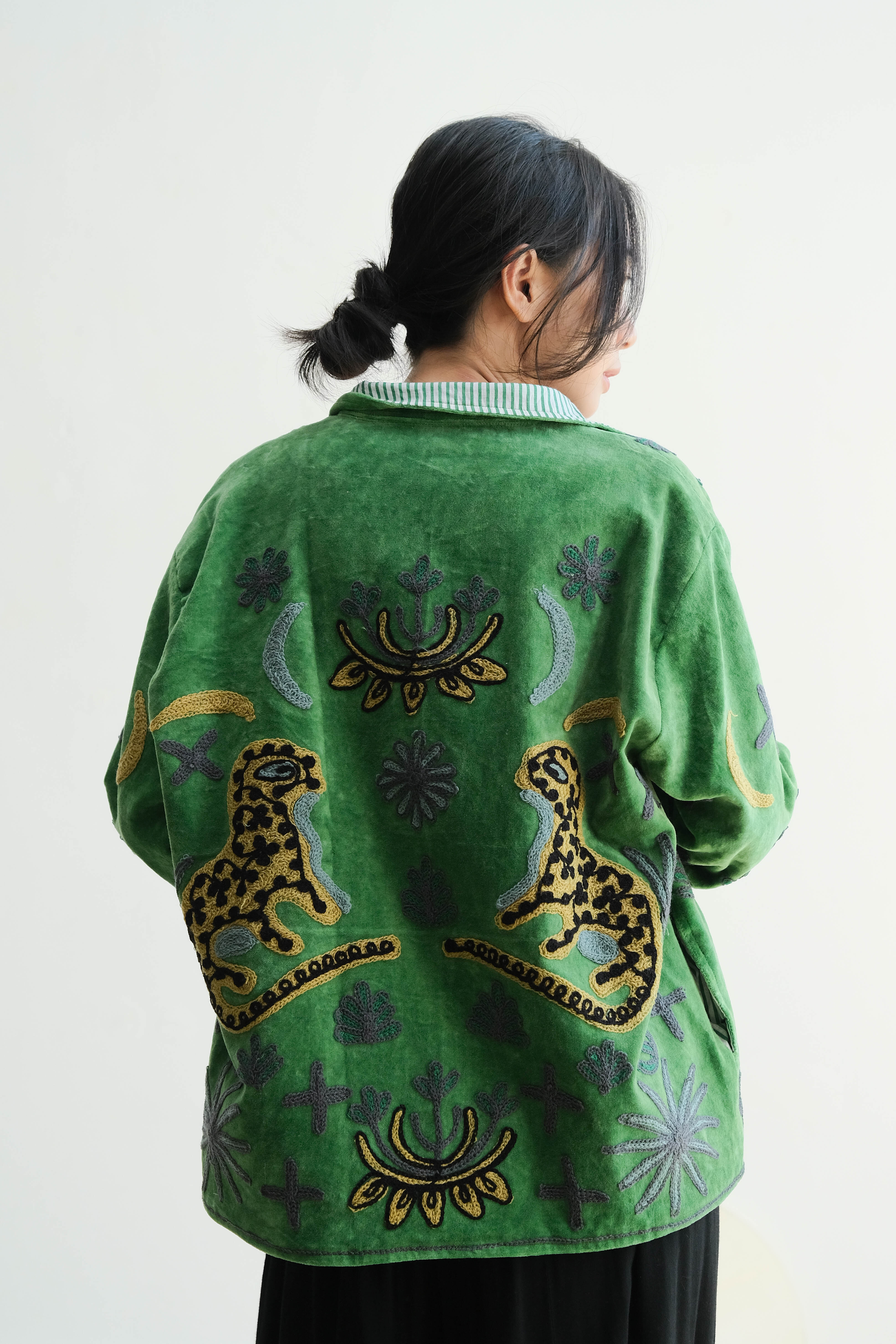 蘇札尼刺繡短外套 豹豹綠